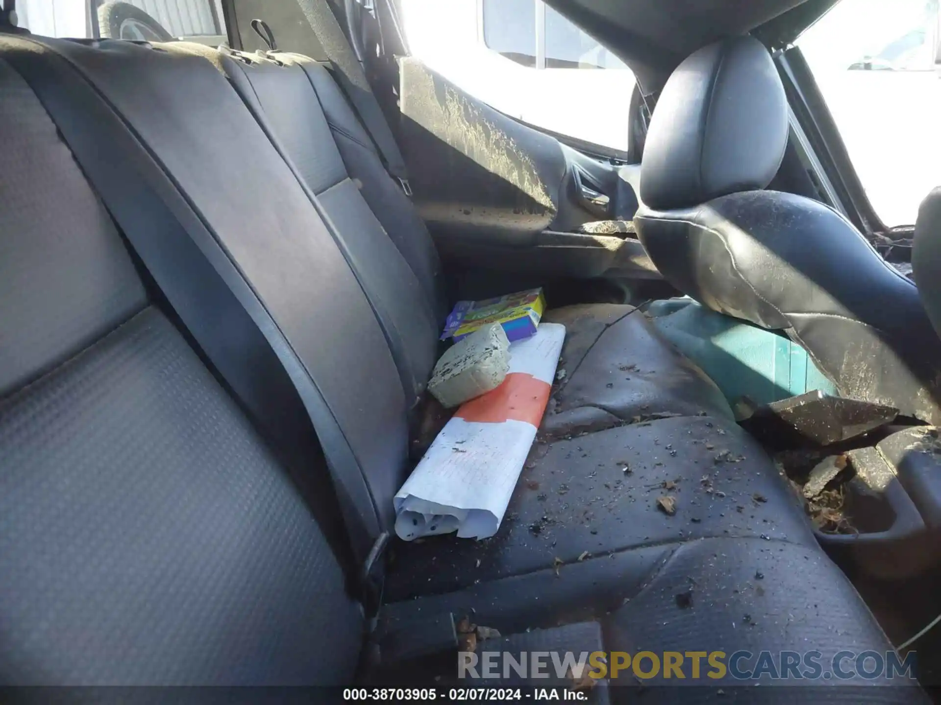 8 Photograph of a damaged car 5TFCZ5AN0MX244383 TOYOTA TACOMA 2021