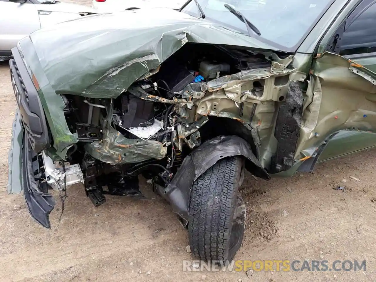 9 Photograph of a damaged car 5TFCZ5AN0MX246537 TOYOTA TACOMA 2021