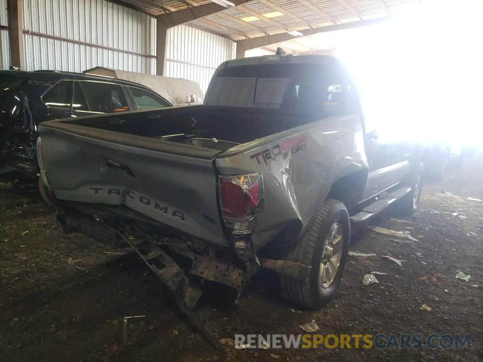 4 Photograph of a damaged car 5TFCZ5AN0MX252337 TOYOTA TACOMA 2021