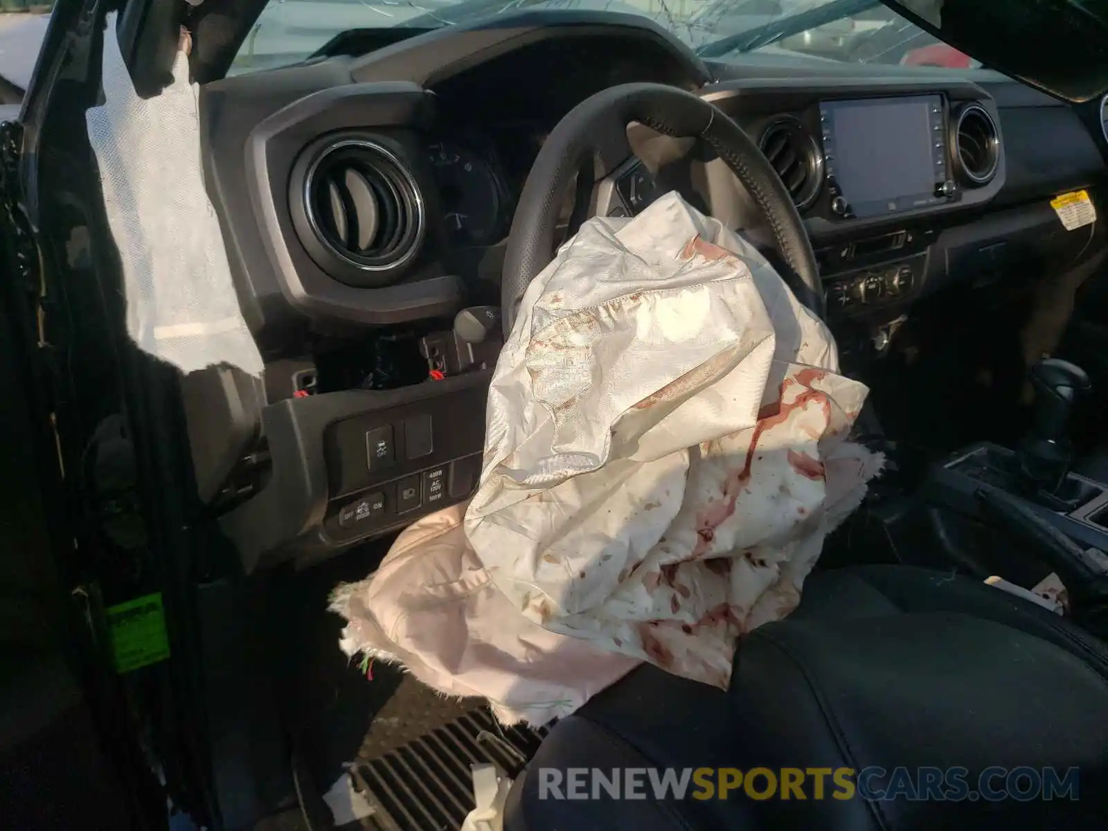 8 Photograph of a damaged car 5TFCZ5AN0MX255626 TOYOTA TACOMA 2021