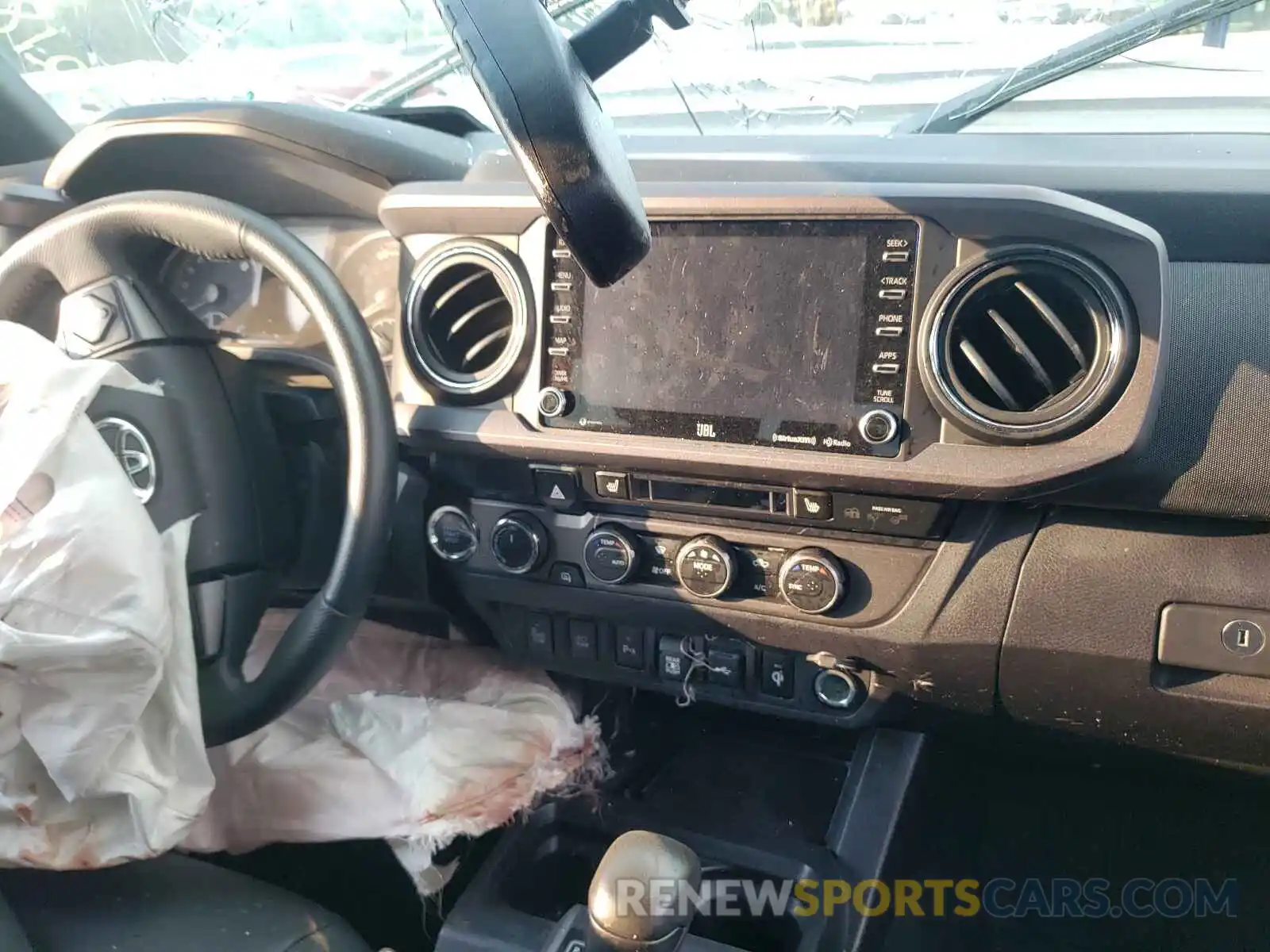 9 Photograph of a damaged car 5TFCZ5AN0MX255626 TOYOTA TACOMA 2021