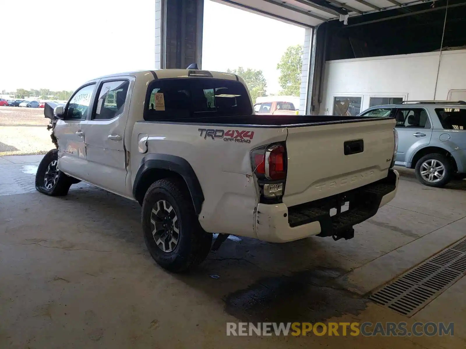 3 Photograph of a damaged car 5TFCZ5AN0MX265010 TOYOTA TACOMA 2021