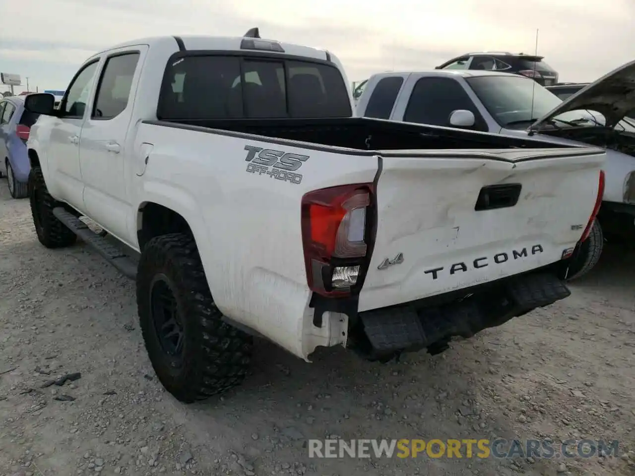 3 Photograph of a damaged car 5TFCZ5AN0MX267985 TOYOTA TACOMA 2021