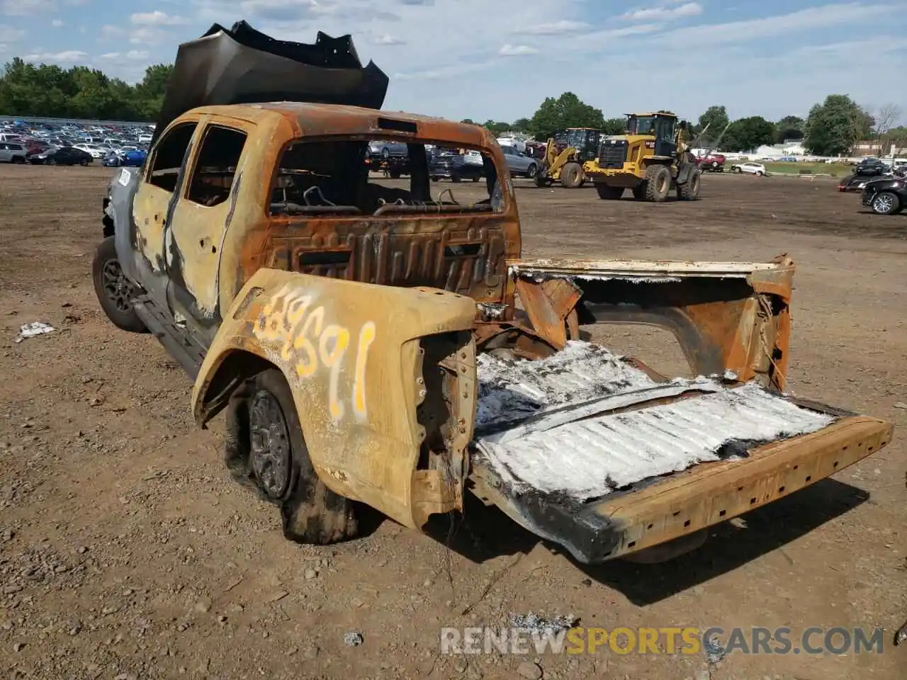 3 Photograph of a damaged car 5TFCZ5AN0MX270269 TOYOTA TACOMA 2021