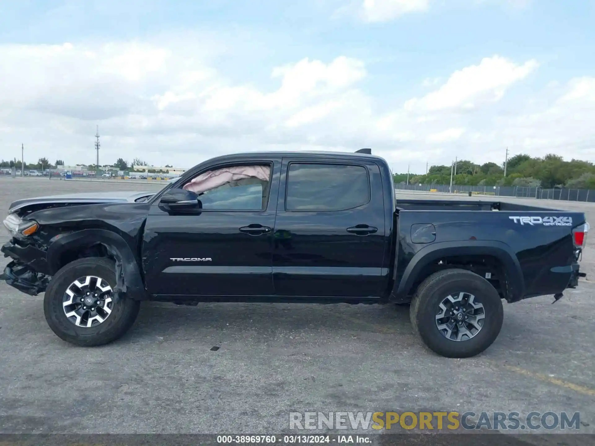 14 Photograph of a damaged car 5TFCZ5AN0MX277075 TOYOTA TACOMA 2021