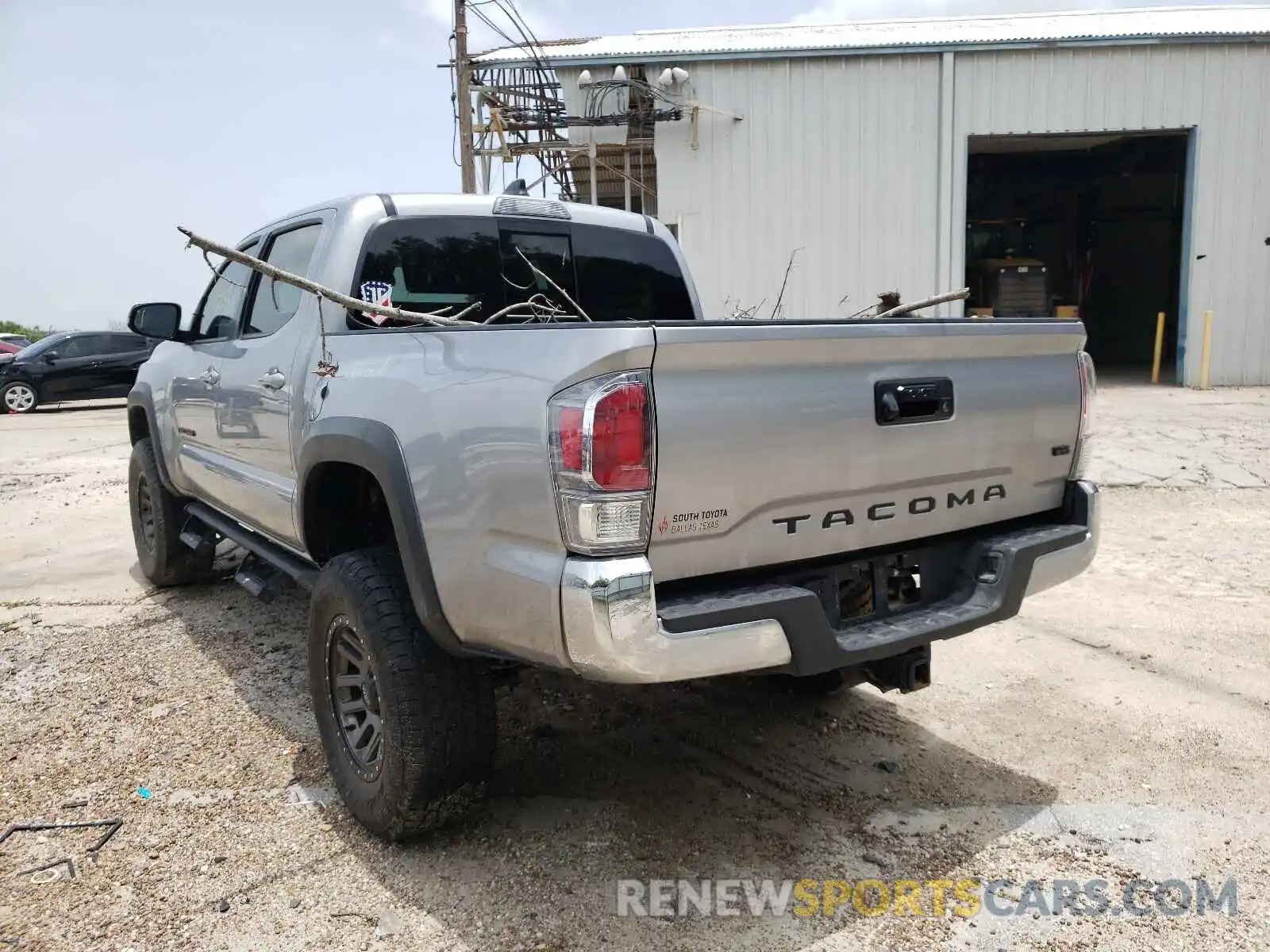 3 Photograph of a damaged car 5TFCZ5AN1MX254632 TOYOTA TACOMA 2021