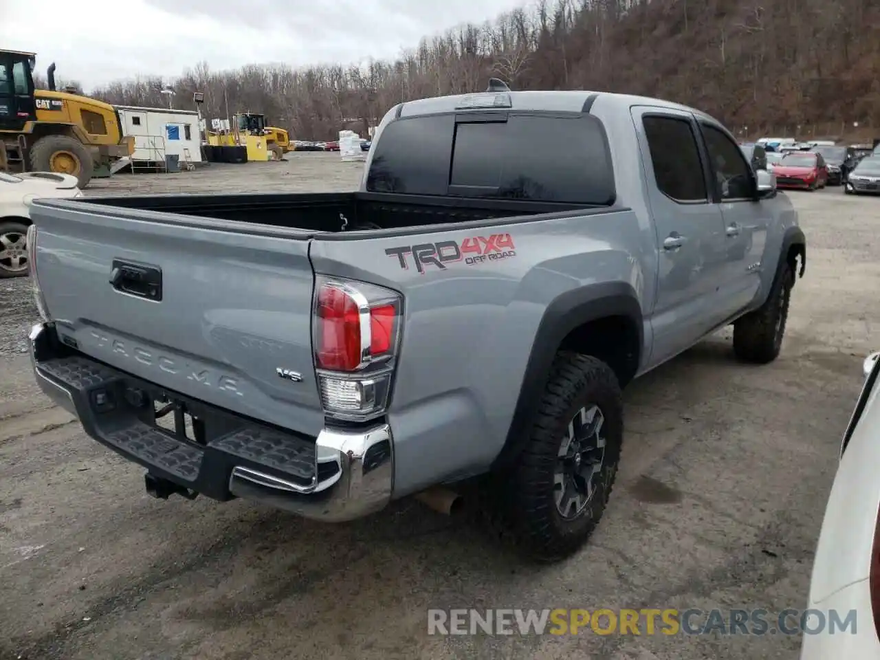 4 Photograph of a damaged car 5TFCZ5AN1MX256123 TOYOTA TACOMA 2021