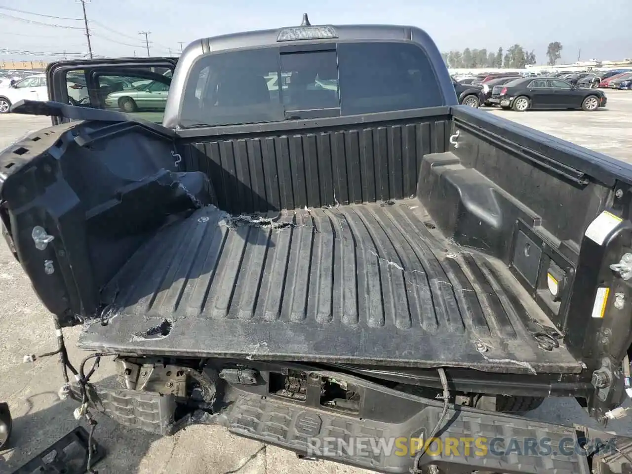 6 Photograph of a damaged car 5TFCZ5AN1MX257918 TOYOTA TACOMA 2021