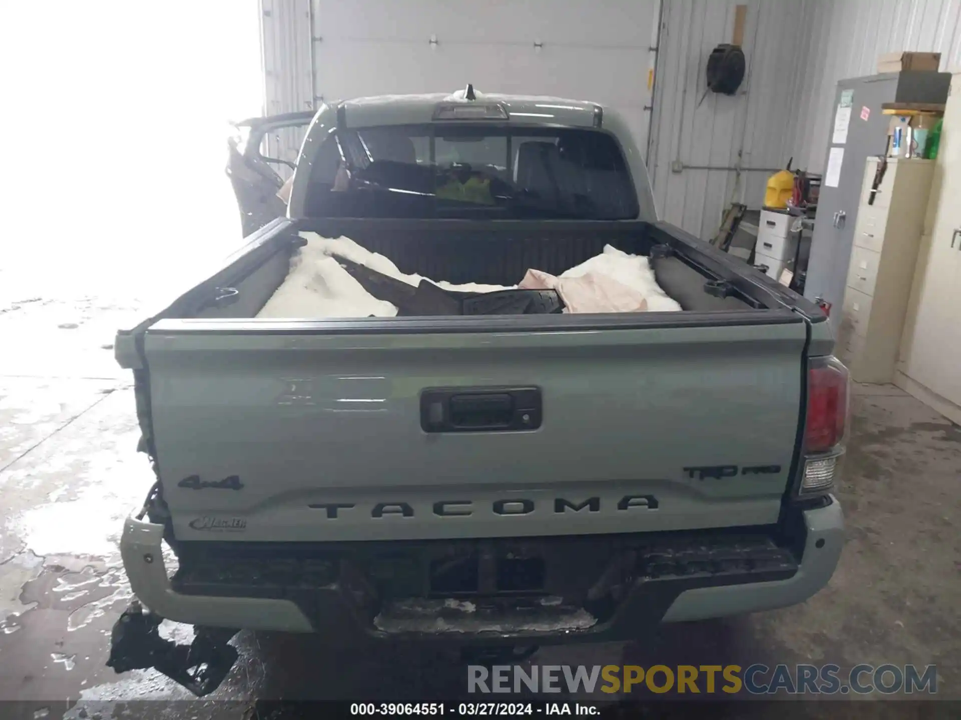 16 Photograph of a damaged car 5TFCZ5AN1MX262827 TOYOTA TACOMA 2021