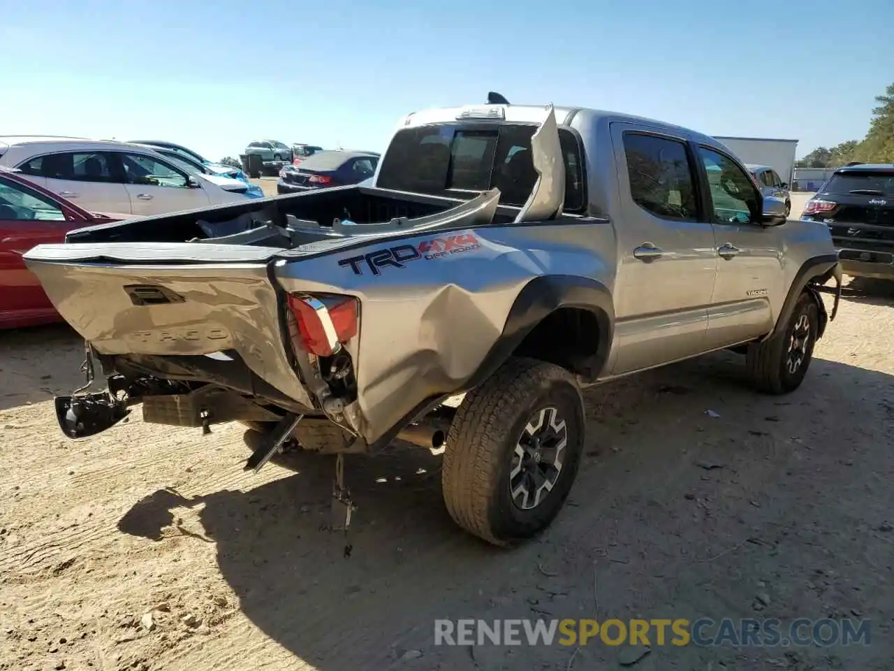 4 Photograph of a damaged car 5TFCZ5AN1MX269020 TOYOTA TACOMA 2021