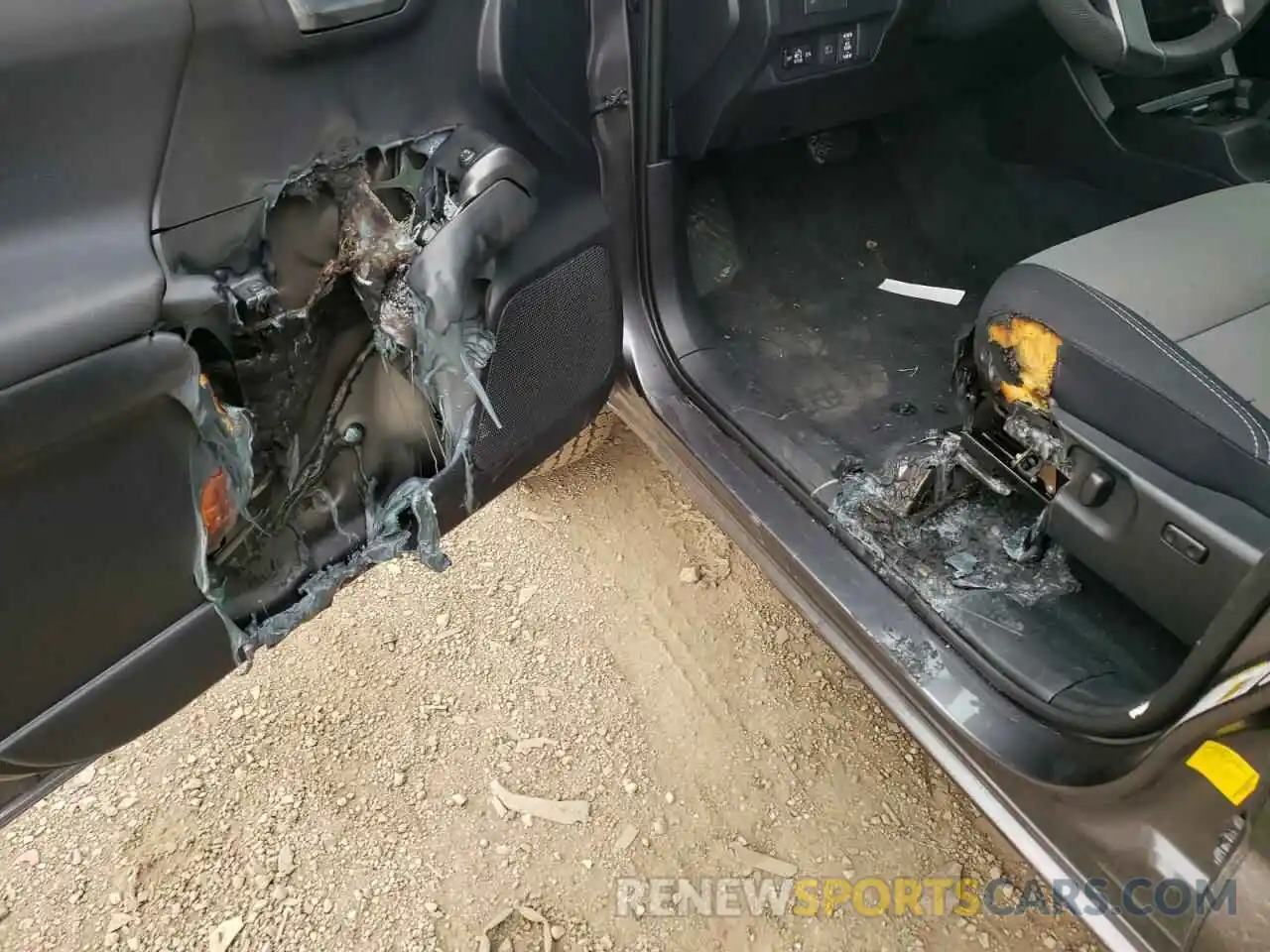 9 Photograph of a damaged car 5TFCZ5AN1MX272726 TOYOTA TACOMA 2021