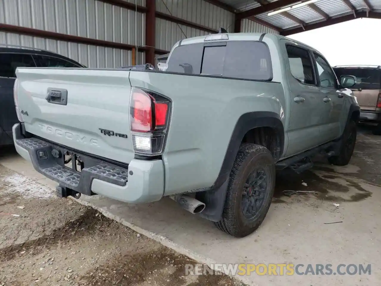 4 Photograph of a damaged car 5TFCZ5AN1MX282219 TOYOTA TACOMA 2021