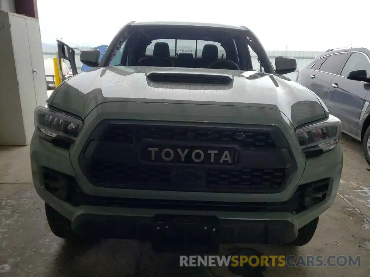 9 Photograph of a damaged car 5TFCZ5AN1MX282219 TOYOTA TACOMA 2021