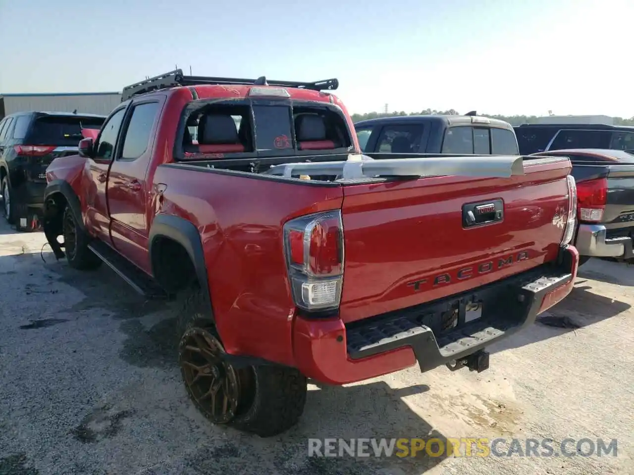 3 Фотография поврежденного автомобиля 5TFCZ5AN2MX245504 TOYOTA TACOMA 2021