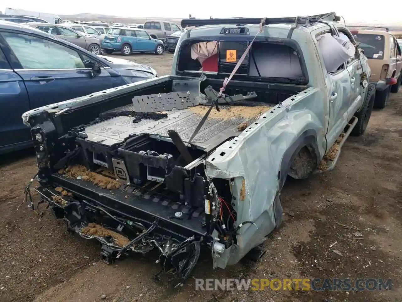 4 Фотография поврежденного автомобиля 5TFCZ5AN2MX245678 TOYOTA TACOMA 2021