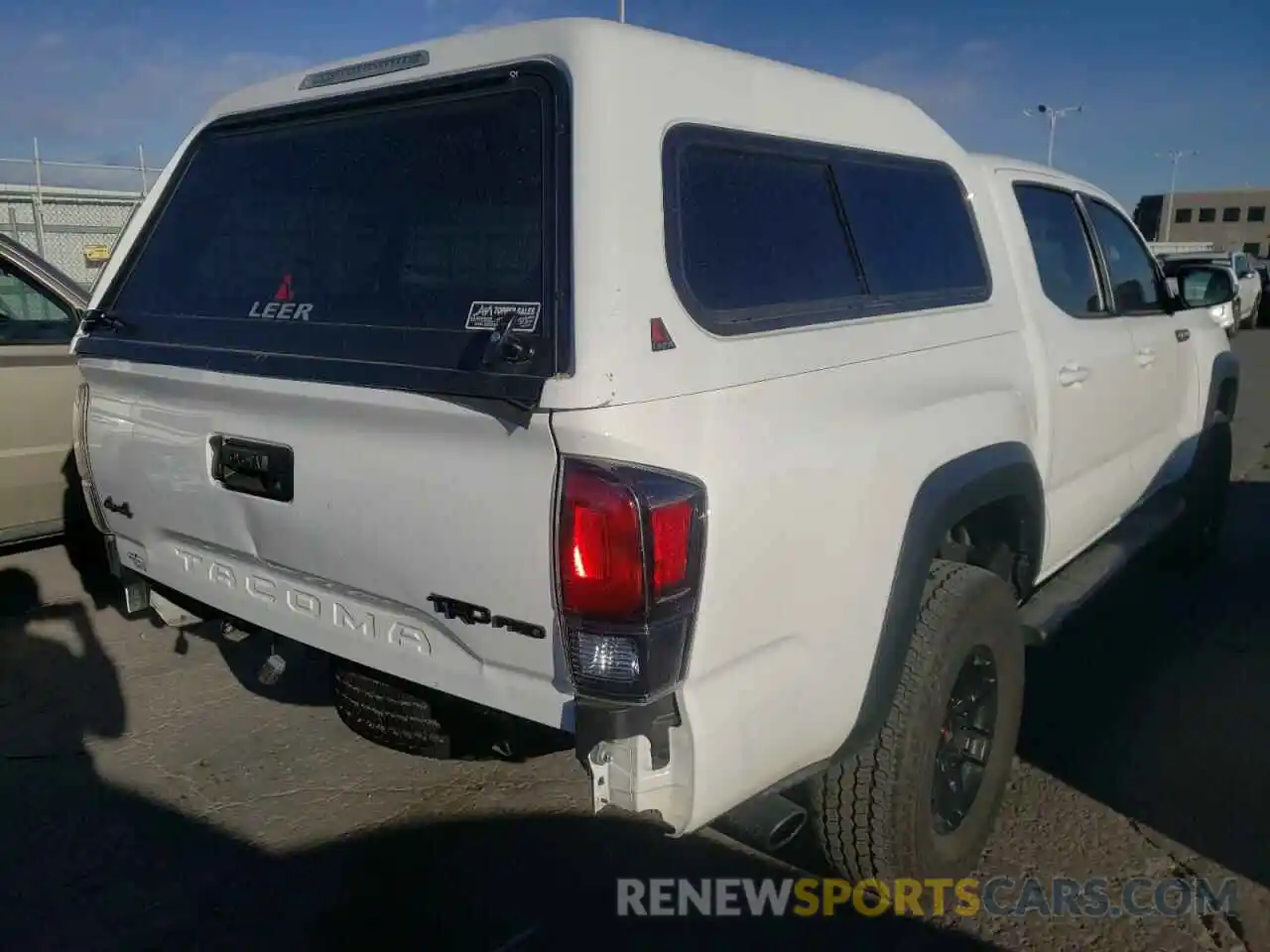 4 Фотография поврежденного автомобиля 5TFCZ5AN2MX248158 TOYOTA TACOMA 2021