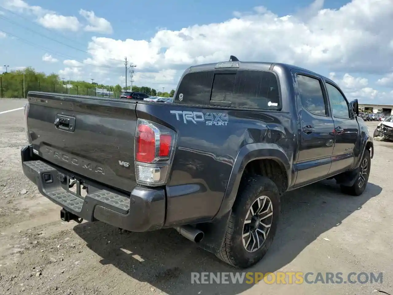 4 Photograph of a damaged car 5TFCZ5AN2MX248208 TOYOTA TACOMA 2021