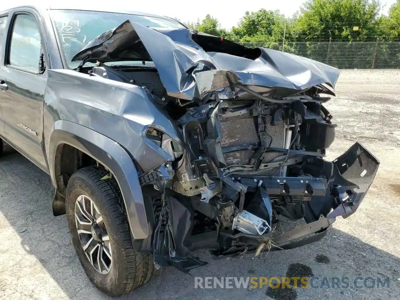 9 Photograph of a damaged car 5TFCZ5AN2MX248208 TOYOTA TACOMA 2021