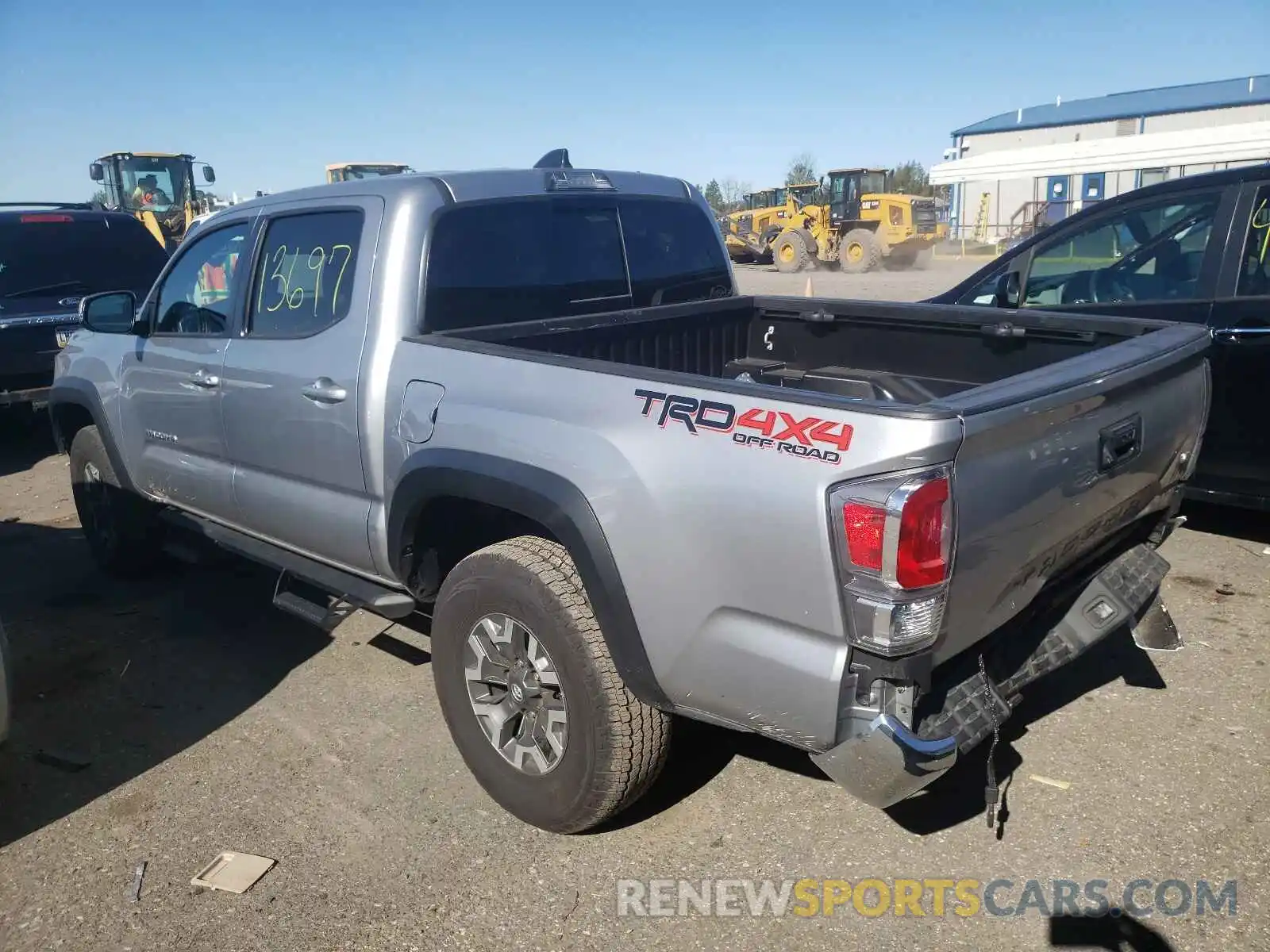 3 Фотография поврежденного автомобиля 5TFCZ5AN2MX249004 TOYOTA TACOMA 2021