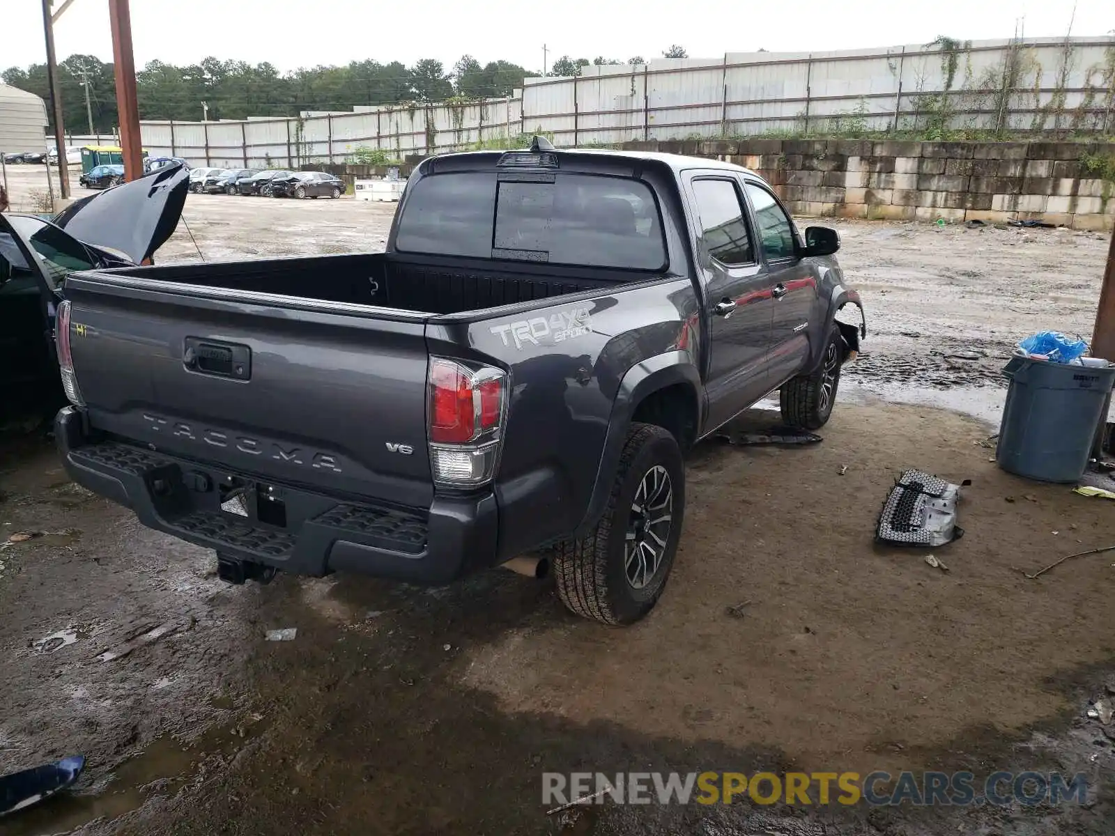 4 Photograph of a damaged car 5TFCZ5AN2MX252503 TOYOTA TACOMA 2021