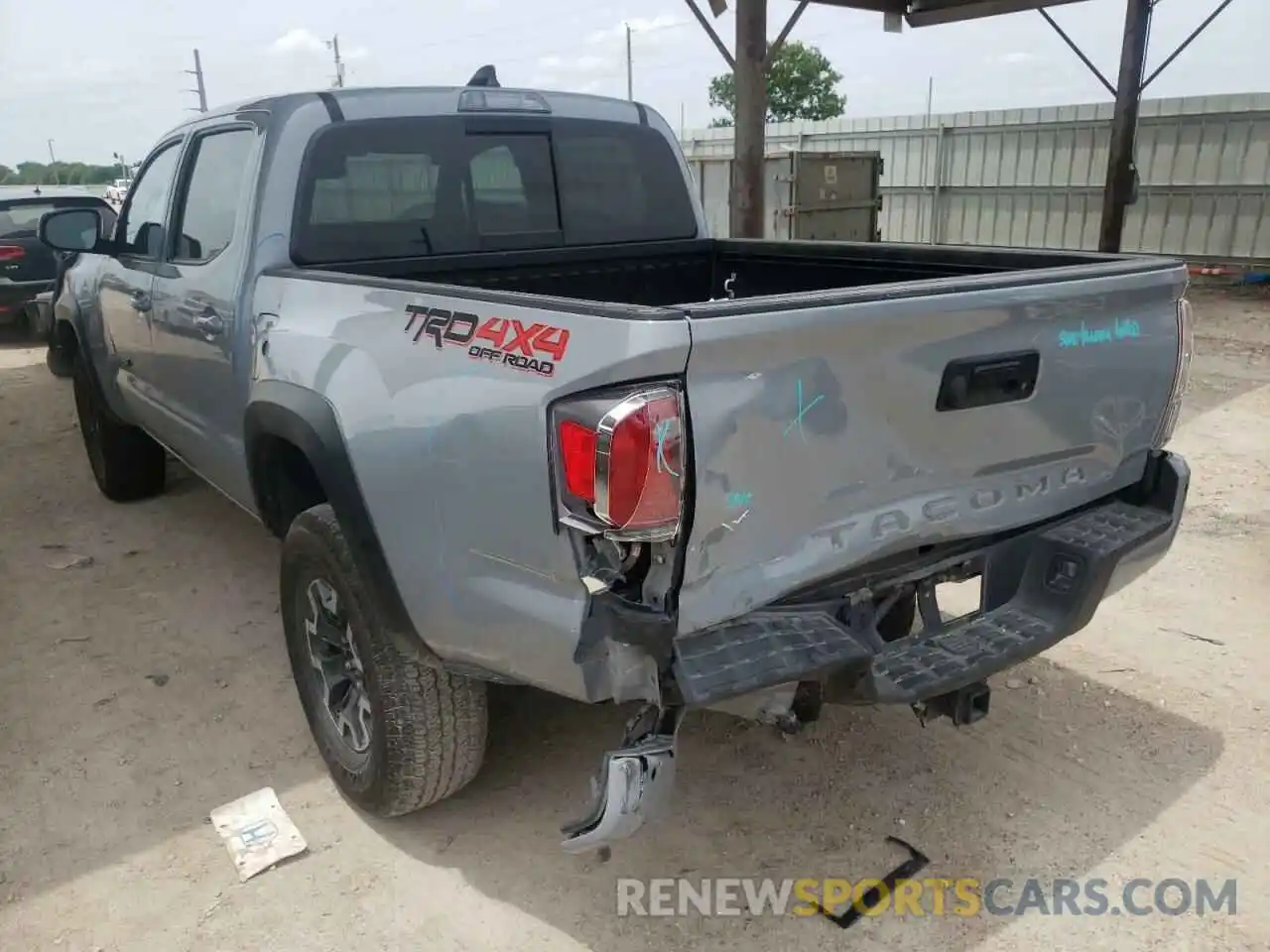 3 Photograph of a damaged car 5TFCZ5AN2MX252792 TOYOTA TACOMA 2021