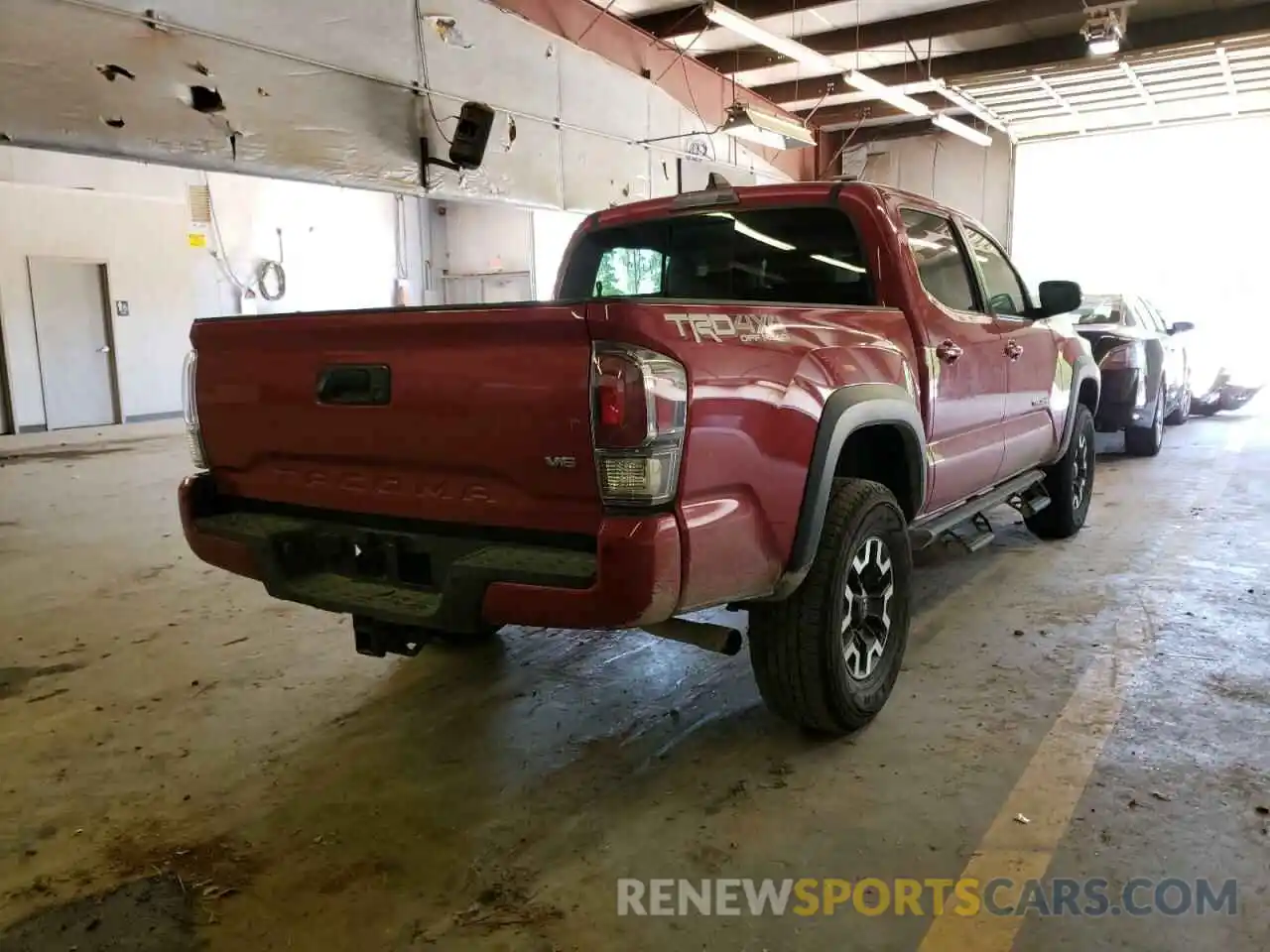 4 Photograph of a damaged car 5TFCZ5AN2MX253005 TOYOTA TACOMA 2021