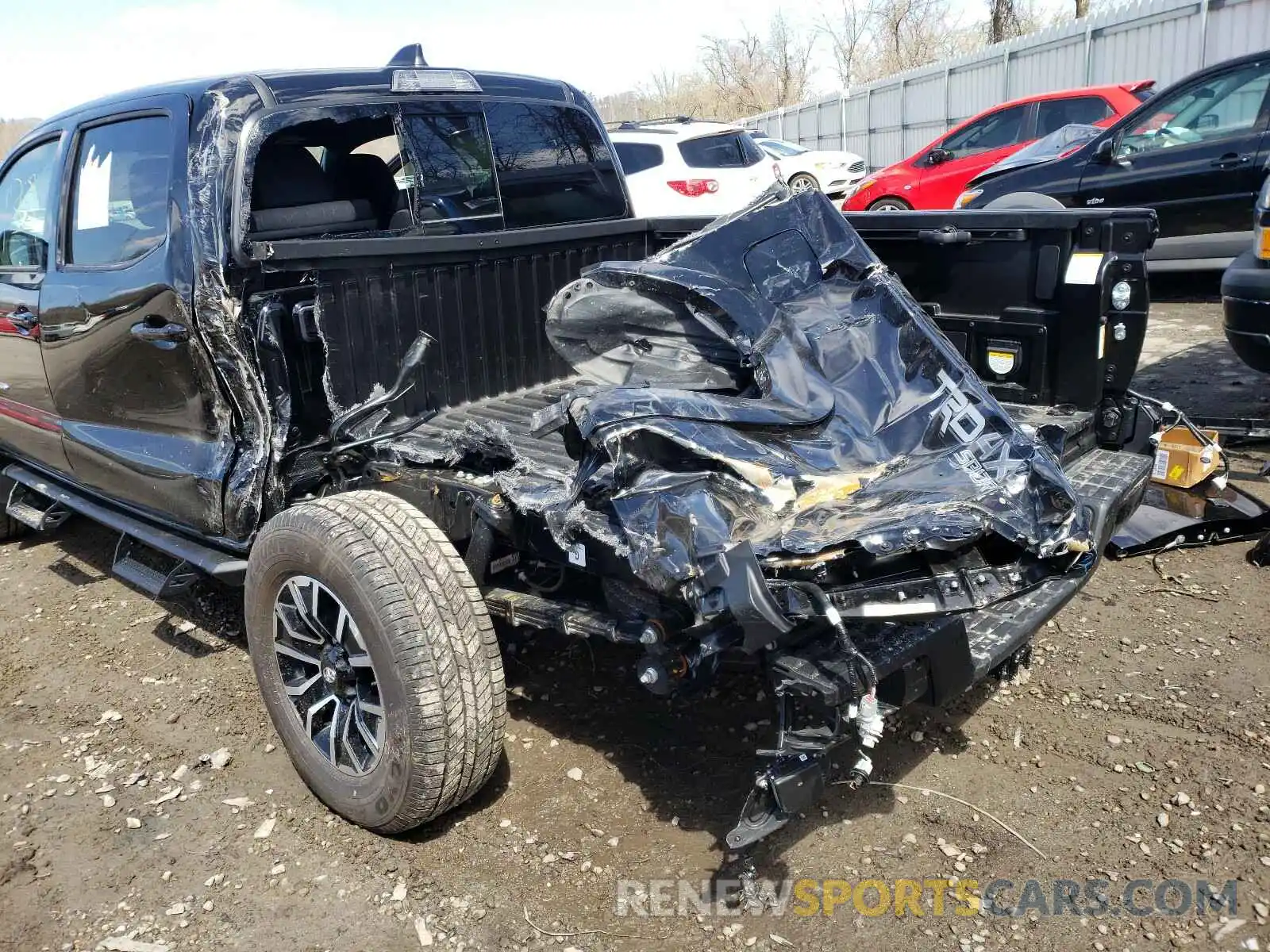 9 Photograph of a damaged car 5TFCZ5AN2MX256289 TOYOTA TACOMA 2021