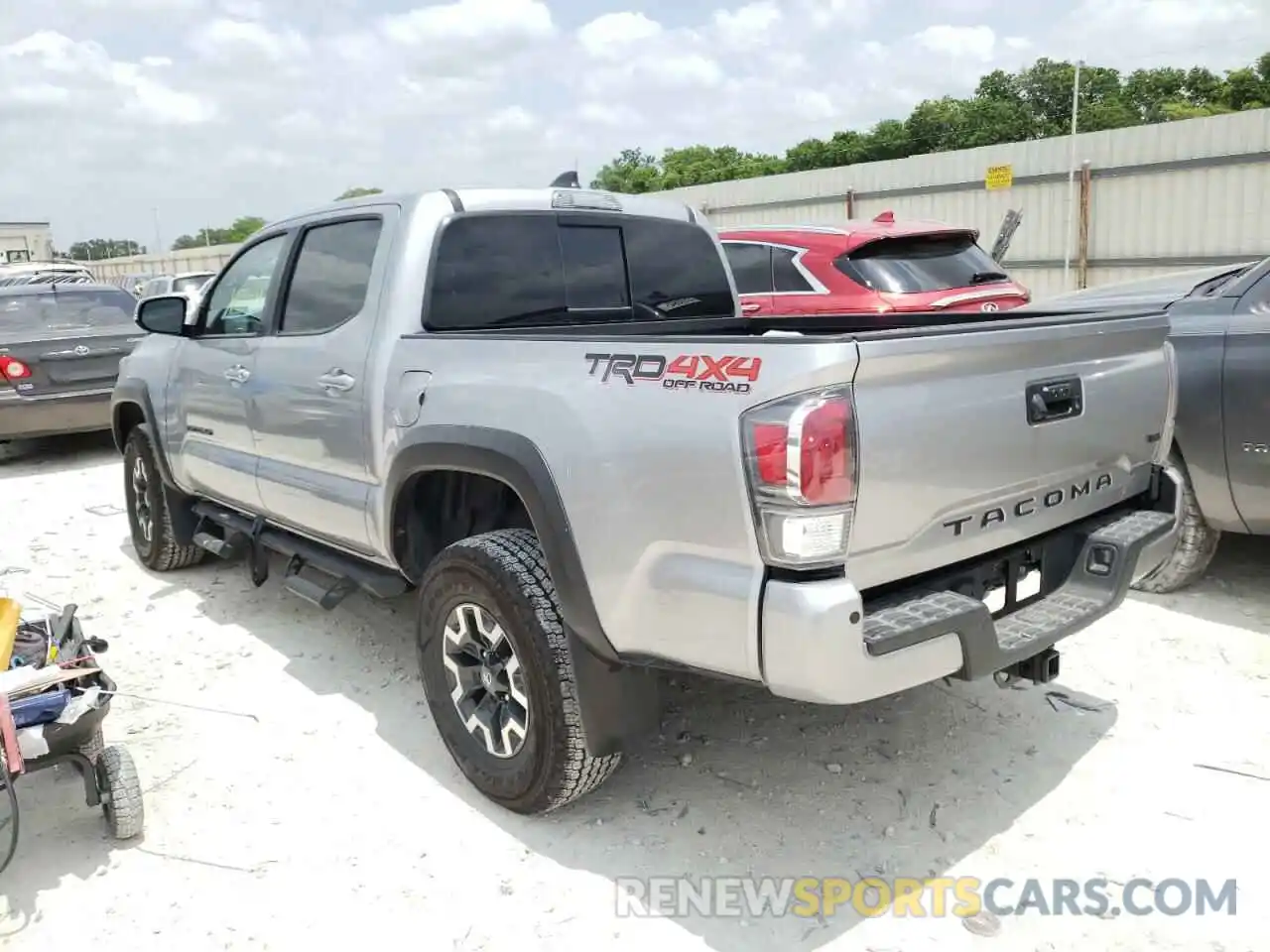 3 Photograph of a damaged car 5TFCZ5AN2MX258303 TOYOTA TACOMA 2021