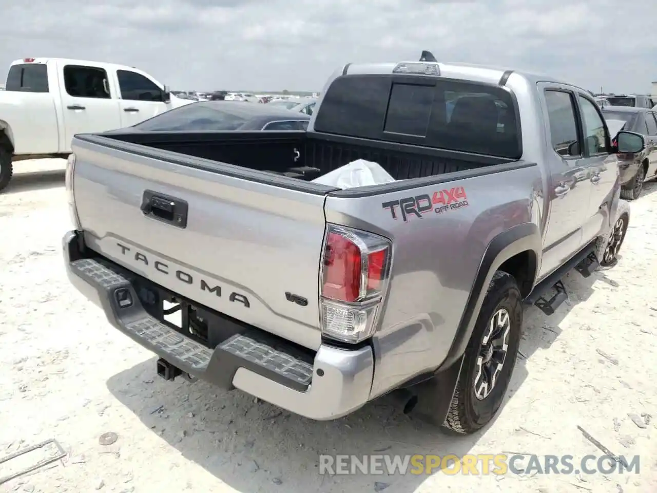 4 Photograph of a damaged car 5TFCZ5AN2MX258303 TOYOTA TACOMA 2021