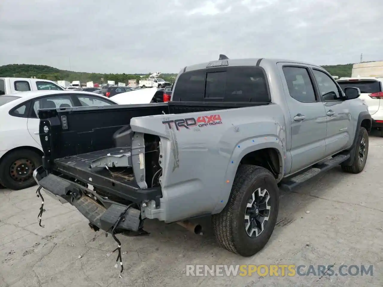 4 Photograph of a damaged car 5TFCZ5AN2MX263193 TOYOTA TACOMA 2021