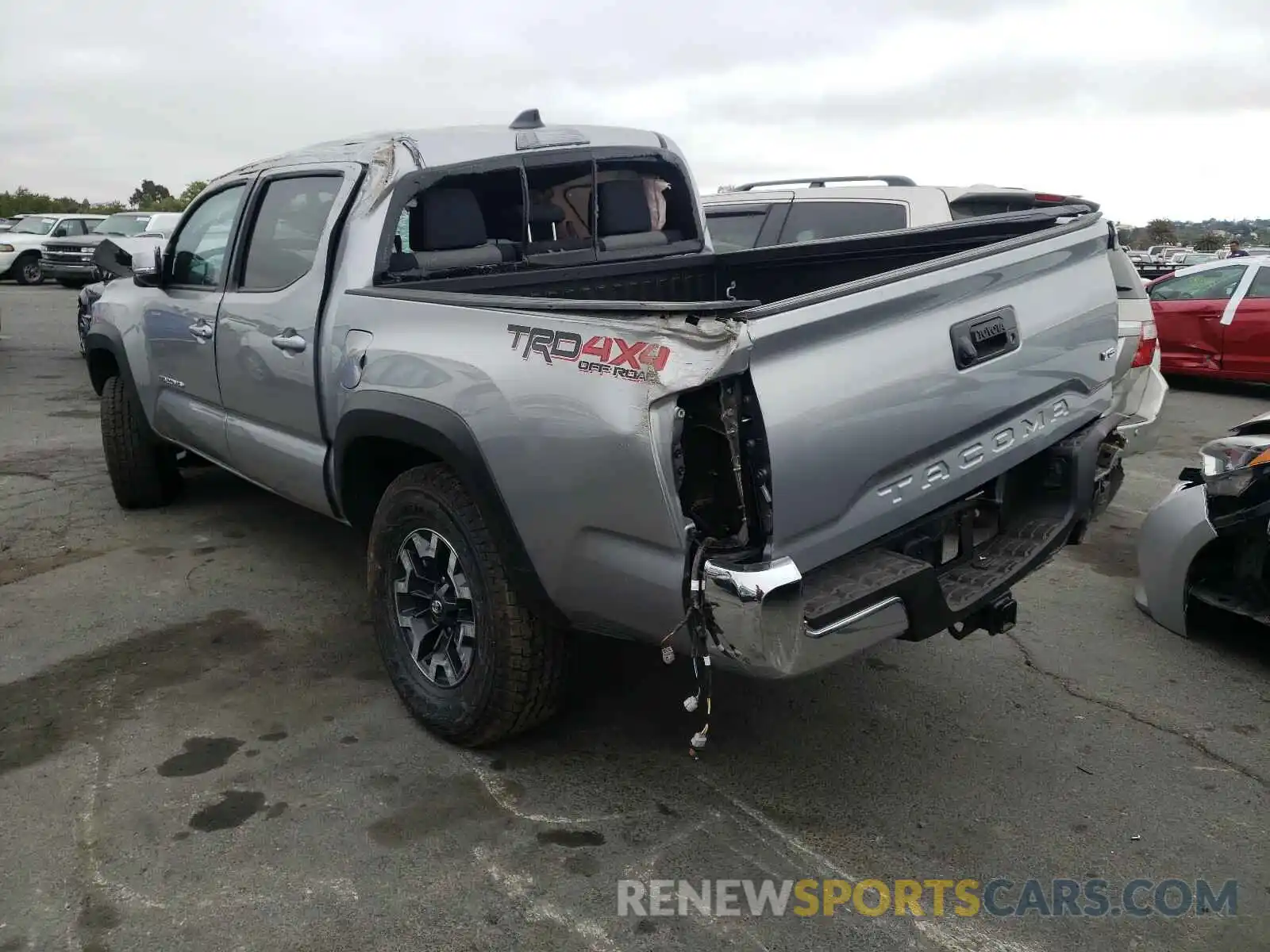 3 Photograph of a damaged car 5TFCZ5AN2MX264876 TOYOTA TACOMA 2021