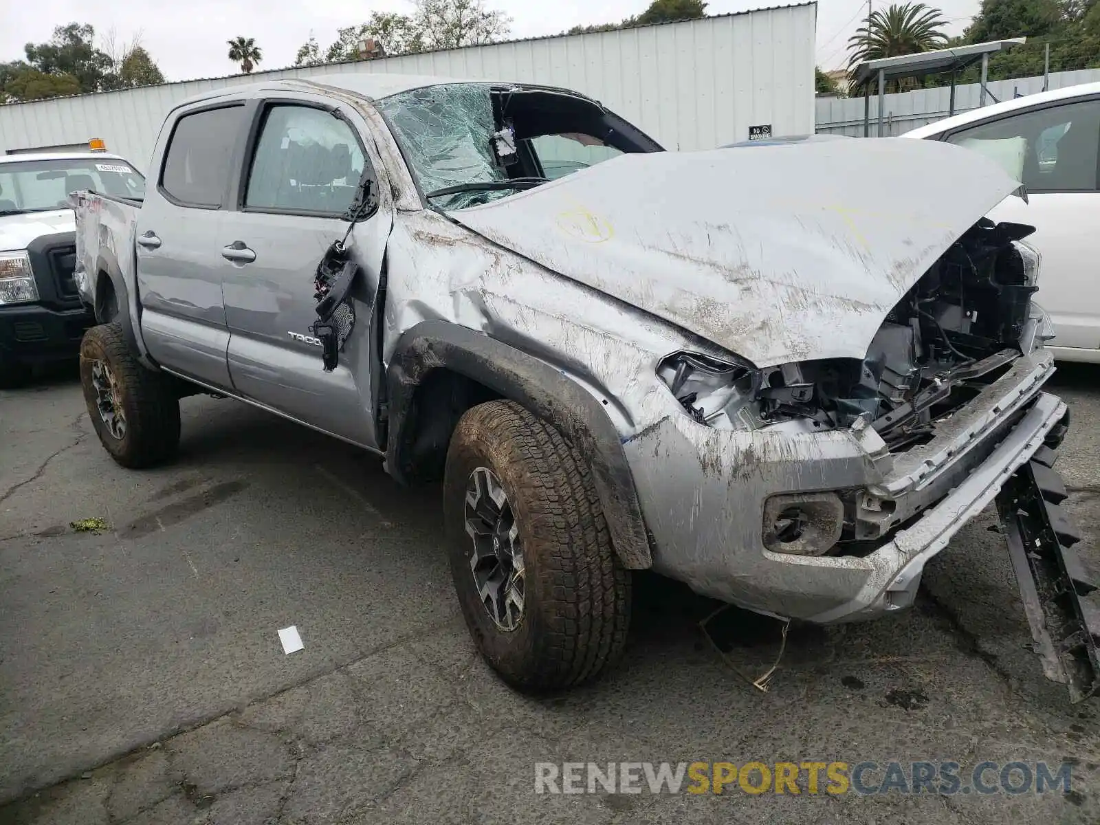 9 Photograph of a damaged car 5TFCZ5AN2MX264876 TOYOTA TACOMA 2021