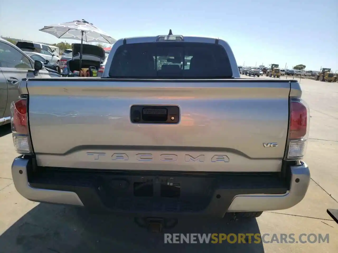 6 Photograph of a damaged car 5TFCZ5AN2MX268877 TOYOTA TACOMA 2021