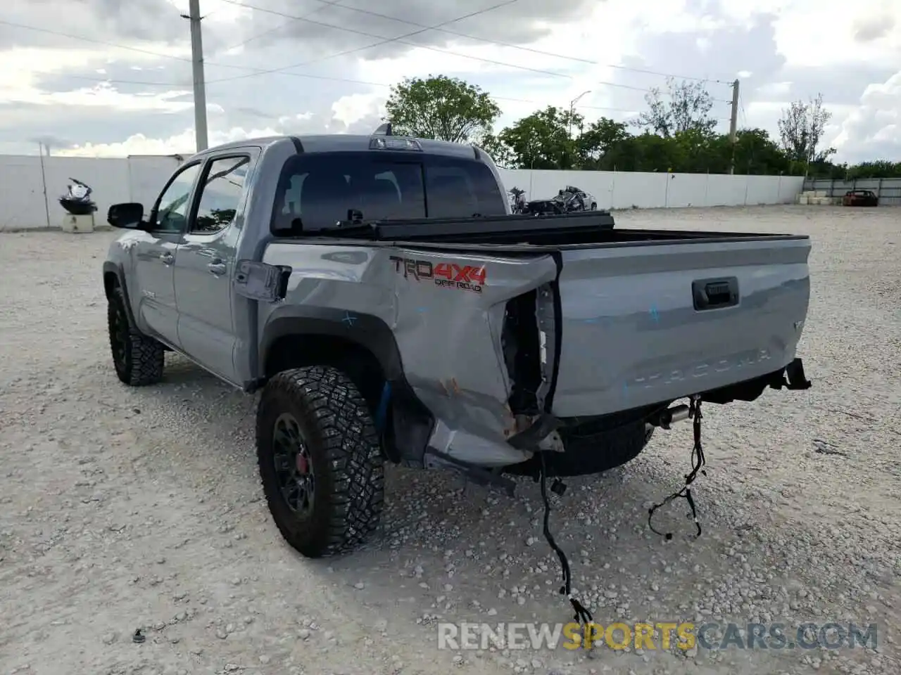 3 Photograph of a damaged car 5TFCZ5AN2MX272105 TOYOTA TACOMA 2021