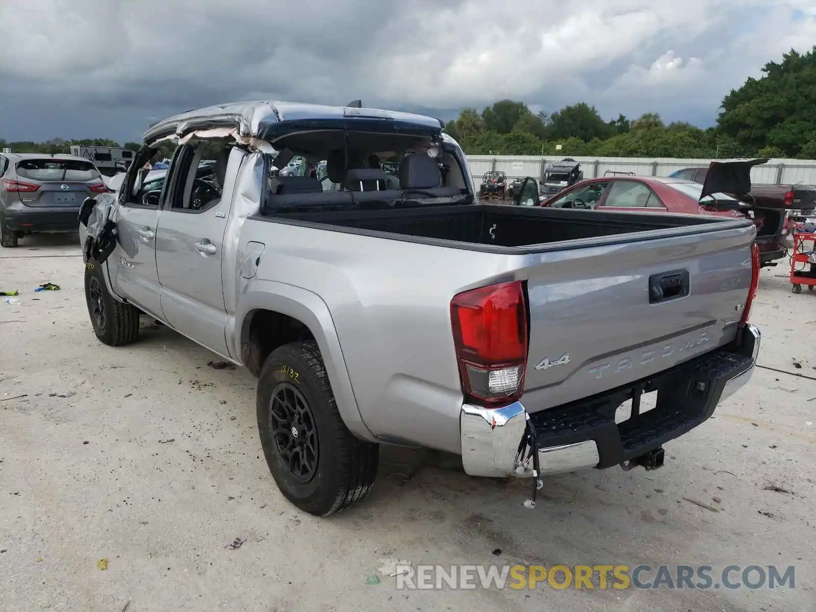 3 Фотография поврежденного автомобиля 5TFCZ5AN2MX281807 TOYOTA TACOMA 2021