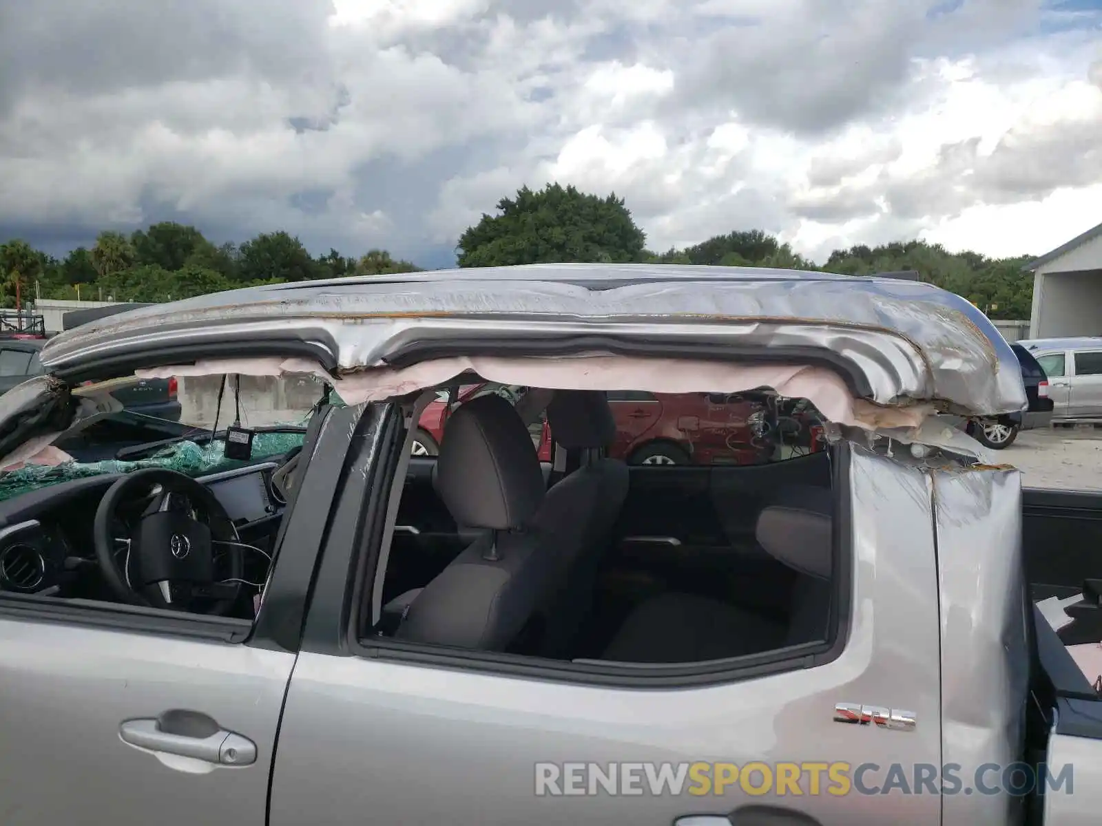 9 Photograph of a damaged car 5TFCZ5AN2MX281807 TOYOTA TACOMA 2021