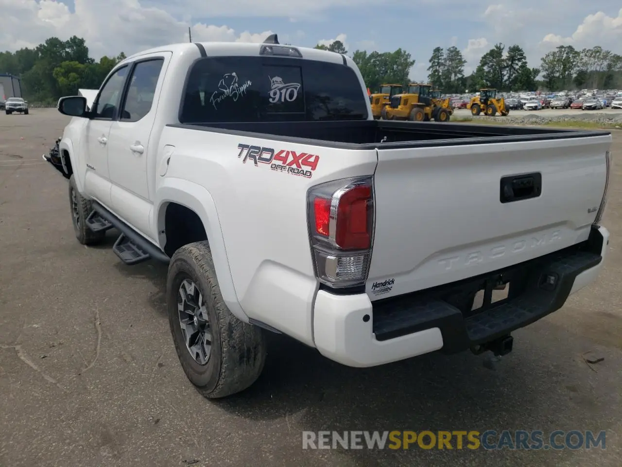 3 Photograph of a damaged car 5TFCZ5AN3MX246872 TOYOTA TACOMA 2021