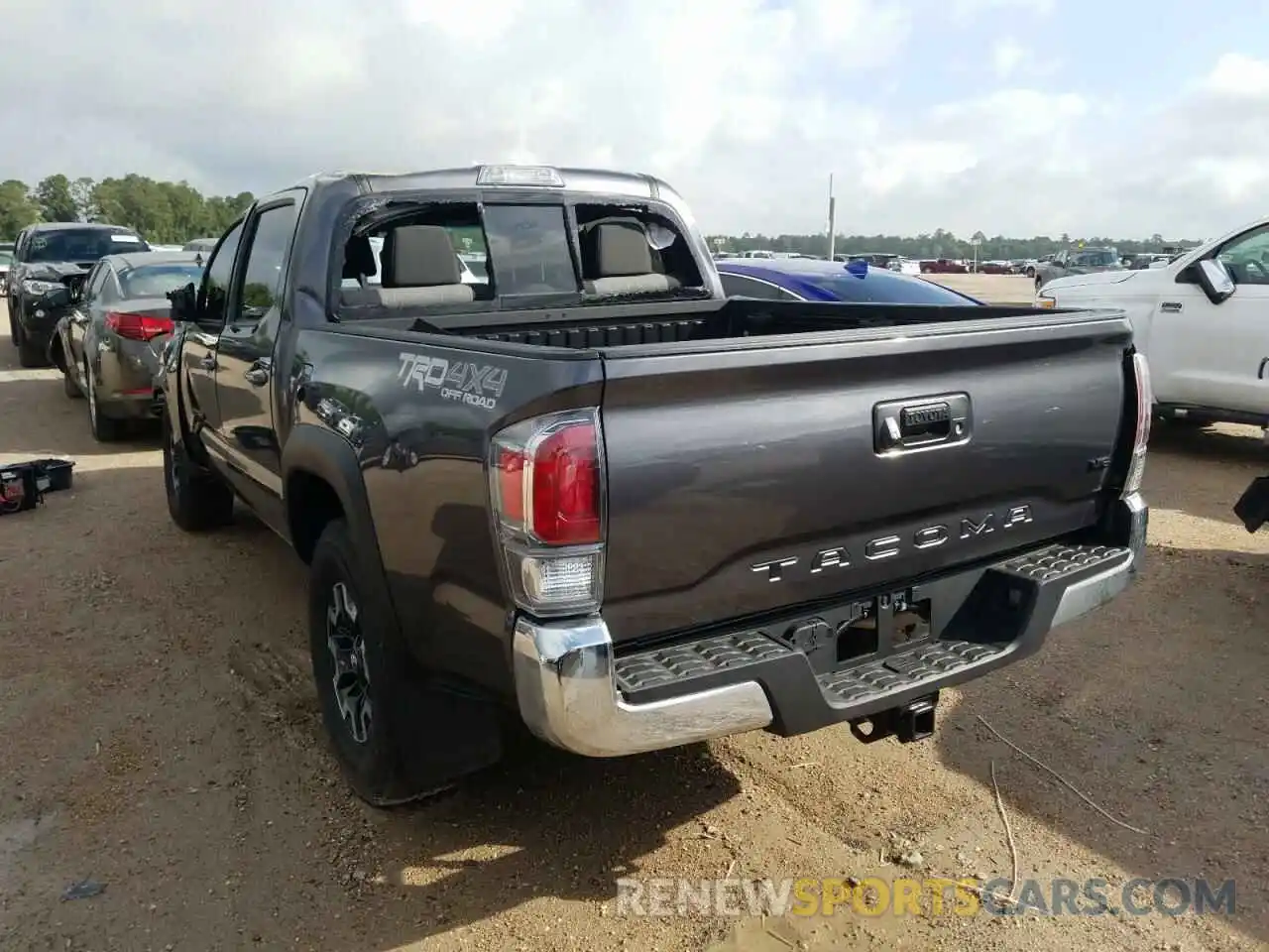 3 Photograph of a damaged car 5TFCZ5AN3MX250470 TOYOTA TACOMA 2021