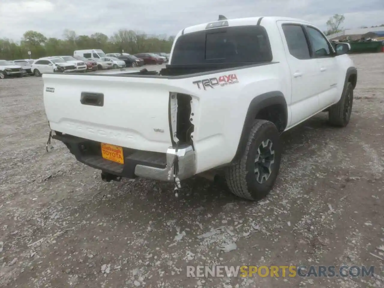 4 Photograph of a damaged car 5TFCZ5AN3MX255216 TOYOTA TACOMA 2021