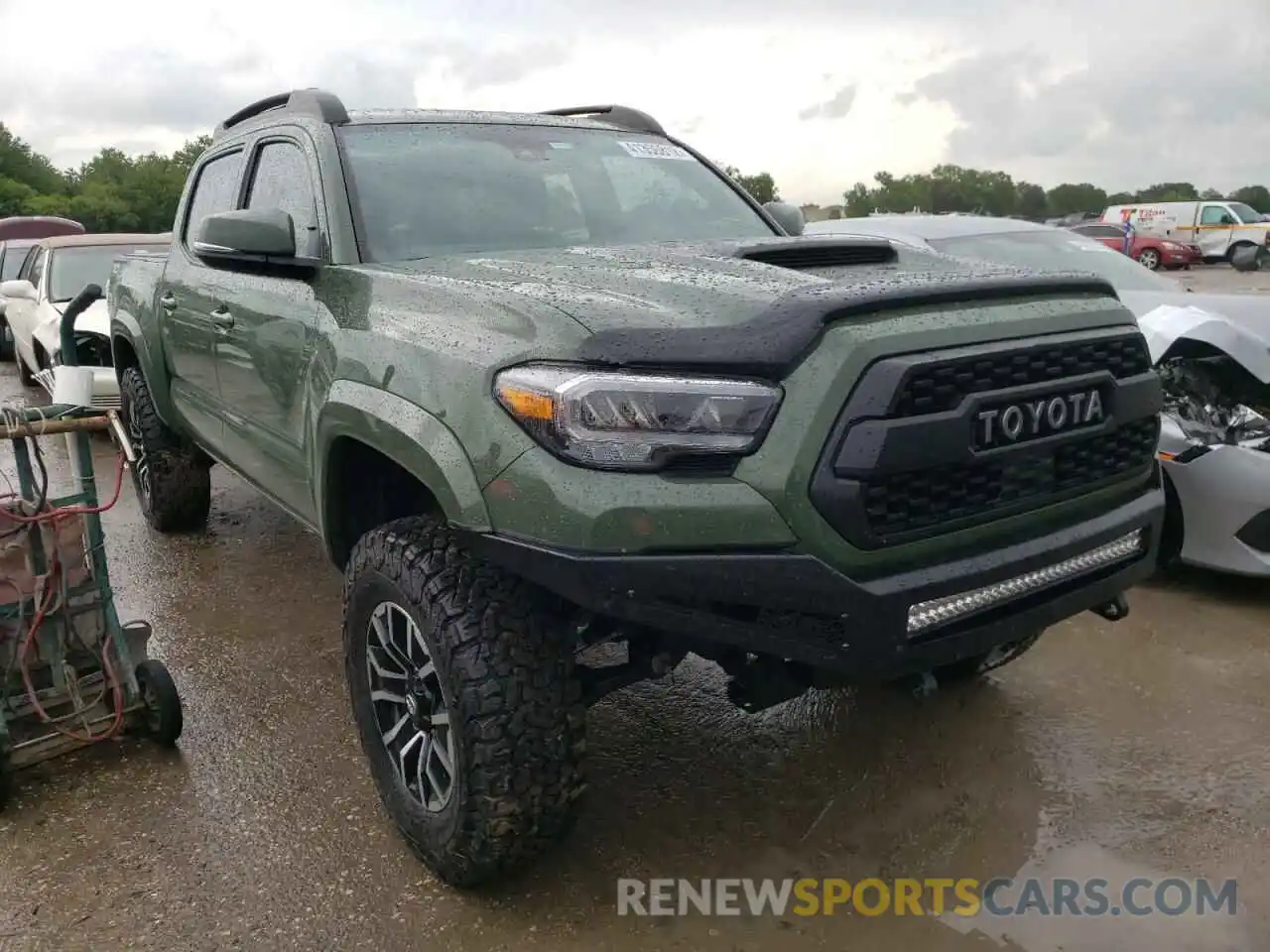 1 Фотография поврежденного автомобиля 5TFCZ5AN3MX256043 TOYOTA TACOMA 2021