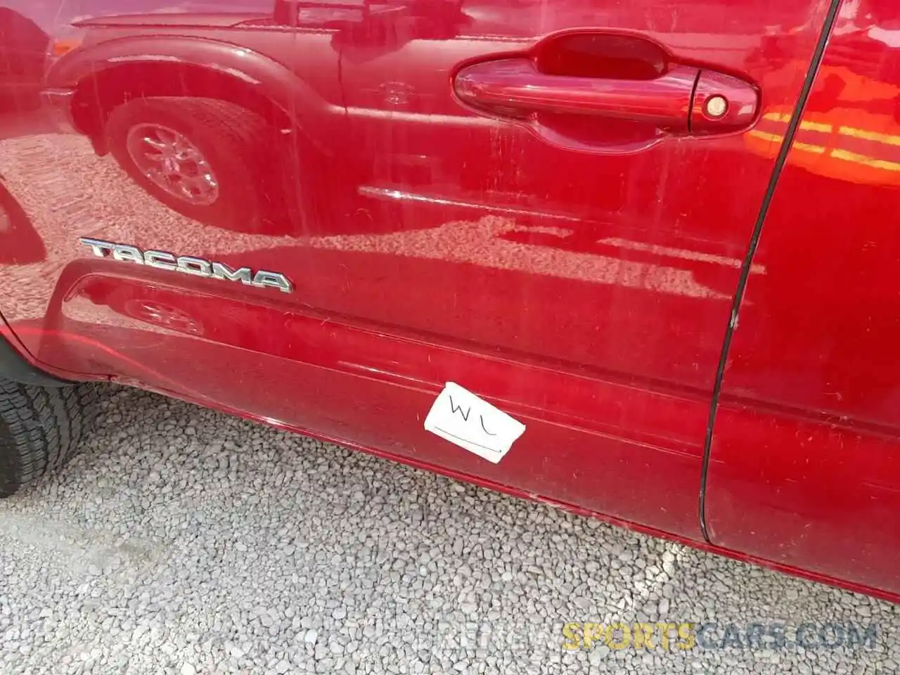 9 Photograph of a damaged car 5TFCZ5AN3MX260819 TOYOTA TACOMA 2021