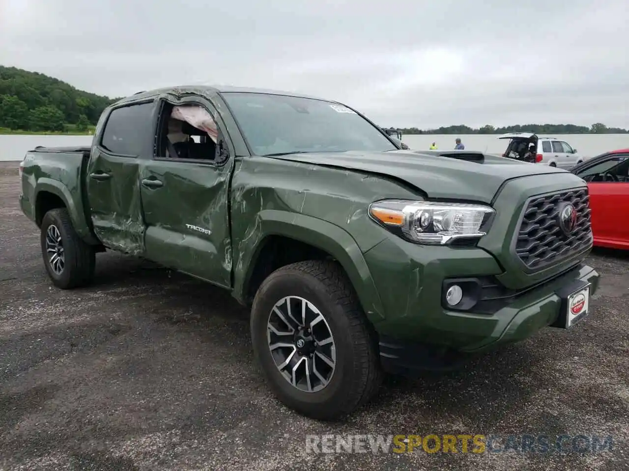 1 Photograph of a damaged car 5TFCZ5AN3MX262585 TOYOTA TACOMA 2021