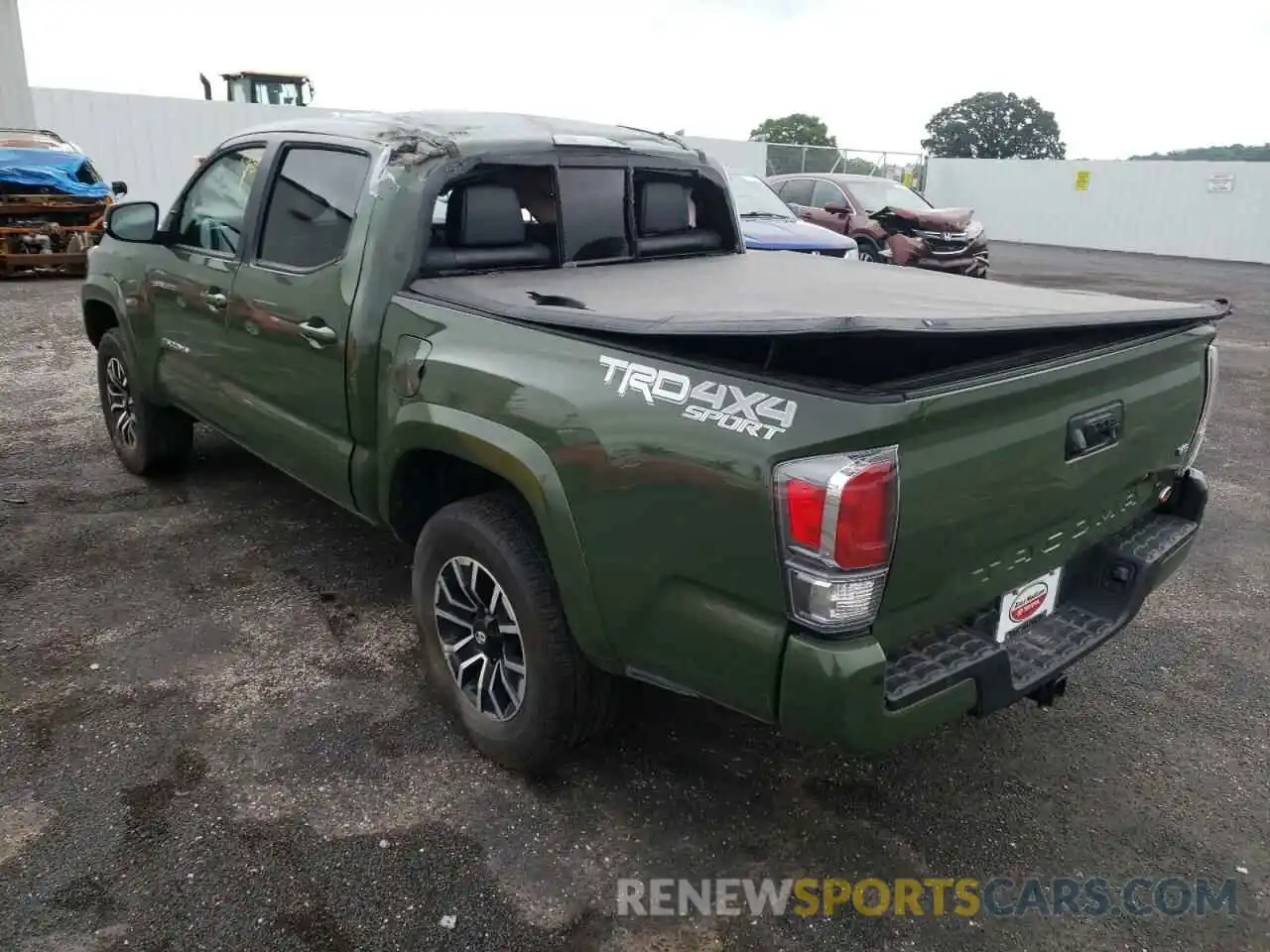 3 Photograph of a damaged car 5TFCZ5AN3MX262585 TOYOTA TACOMA 2021