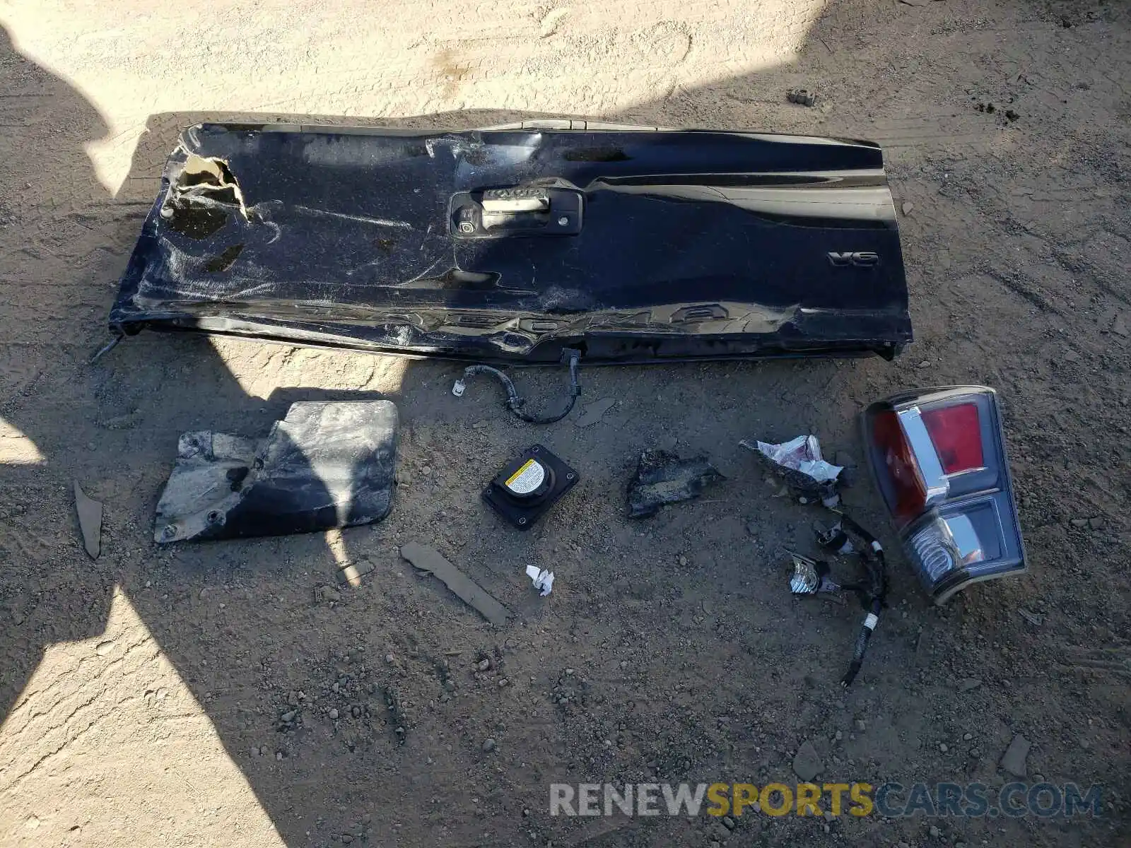 9 Photograph of a damaged car 5TFCZ5AN3MX267592 TOYOTA TACOMA 2021