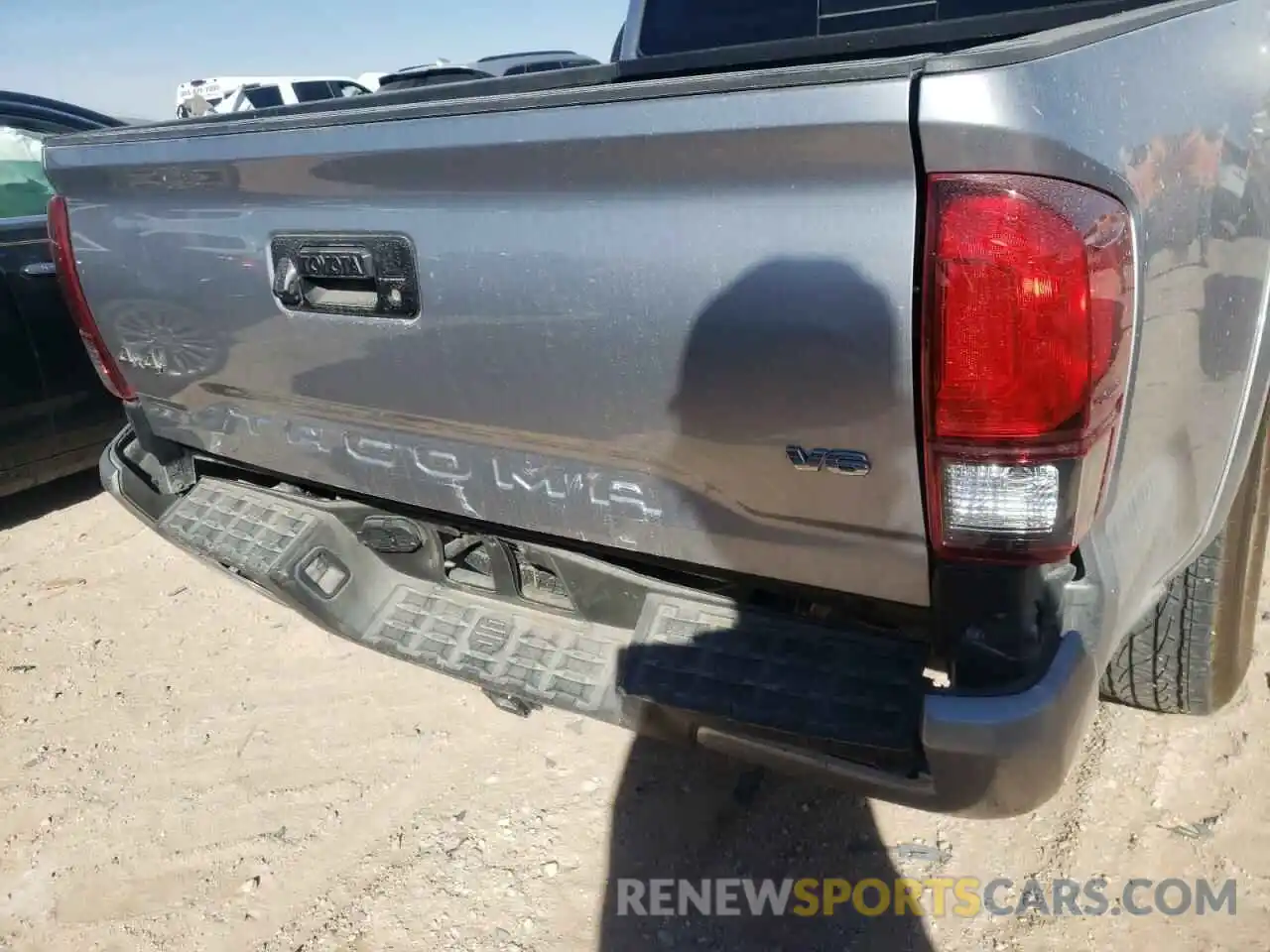 9 Photograph of a damaged car 5TFCZ5AN3MX270413 TOYOTA TACOMA 2021