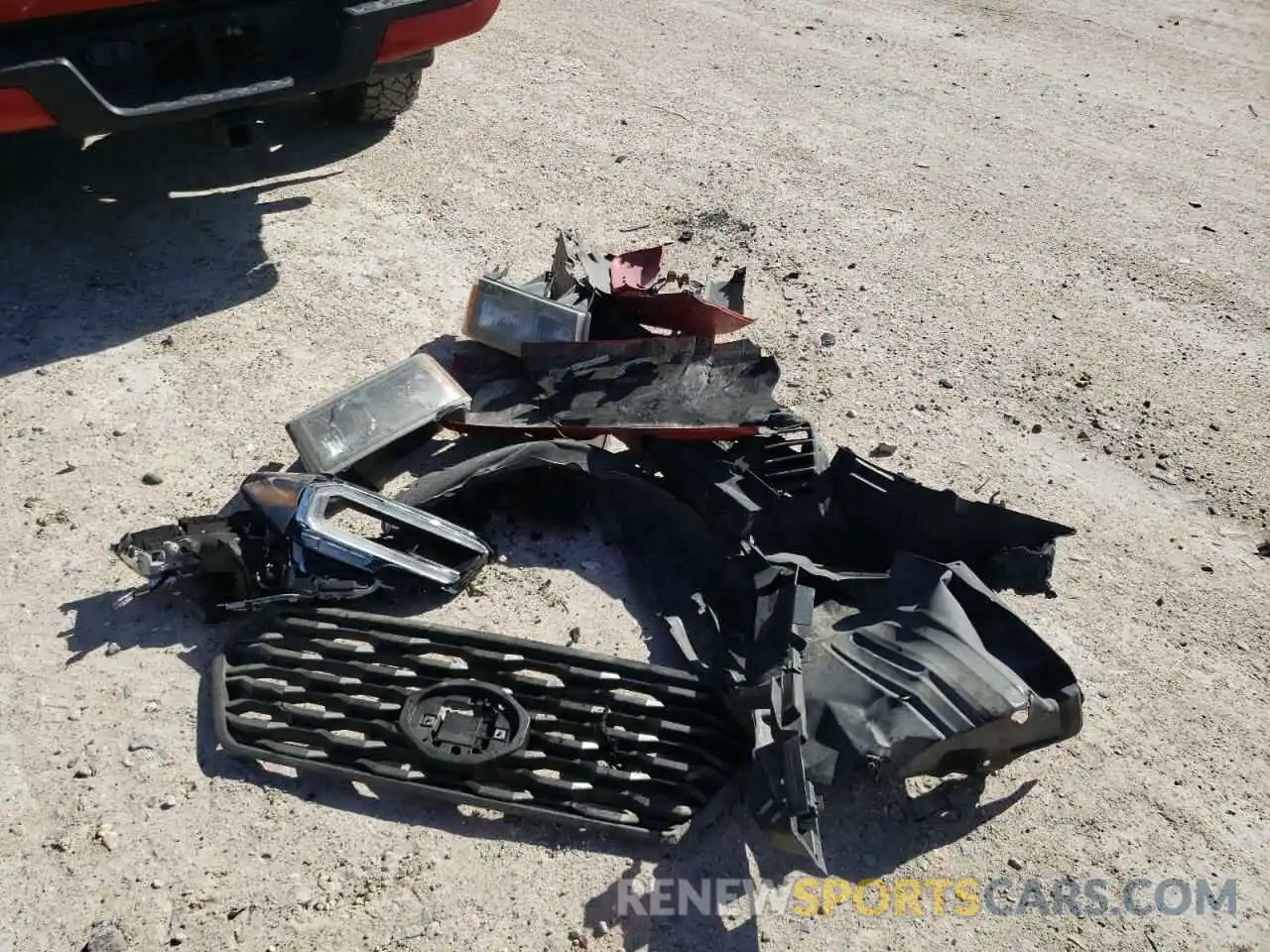 12 Photograph of a damaged car 5TFCZ5AN4MX245813 TOYOTA TACOMA 2021