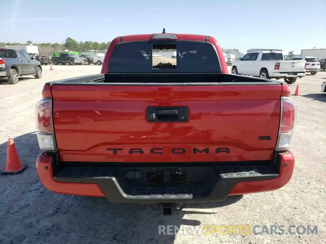 6 Photograph of a damaged car 5TFCZ5AN4MX245813 TOYOTA TACOMA 2021