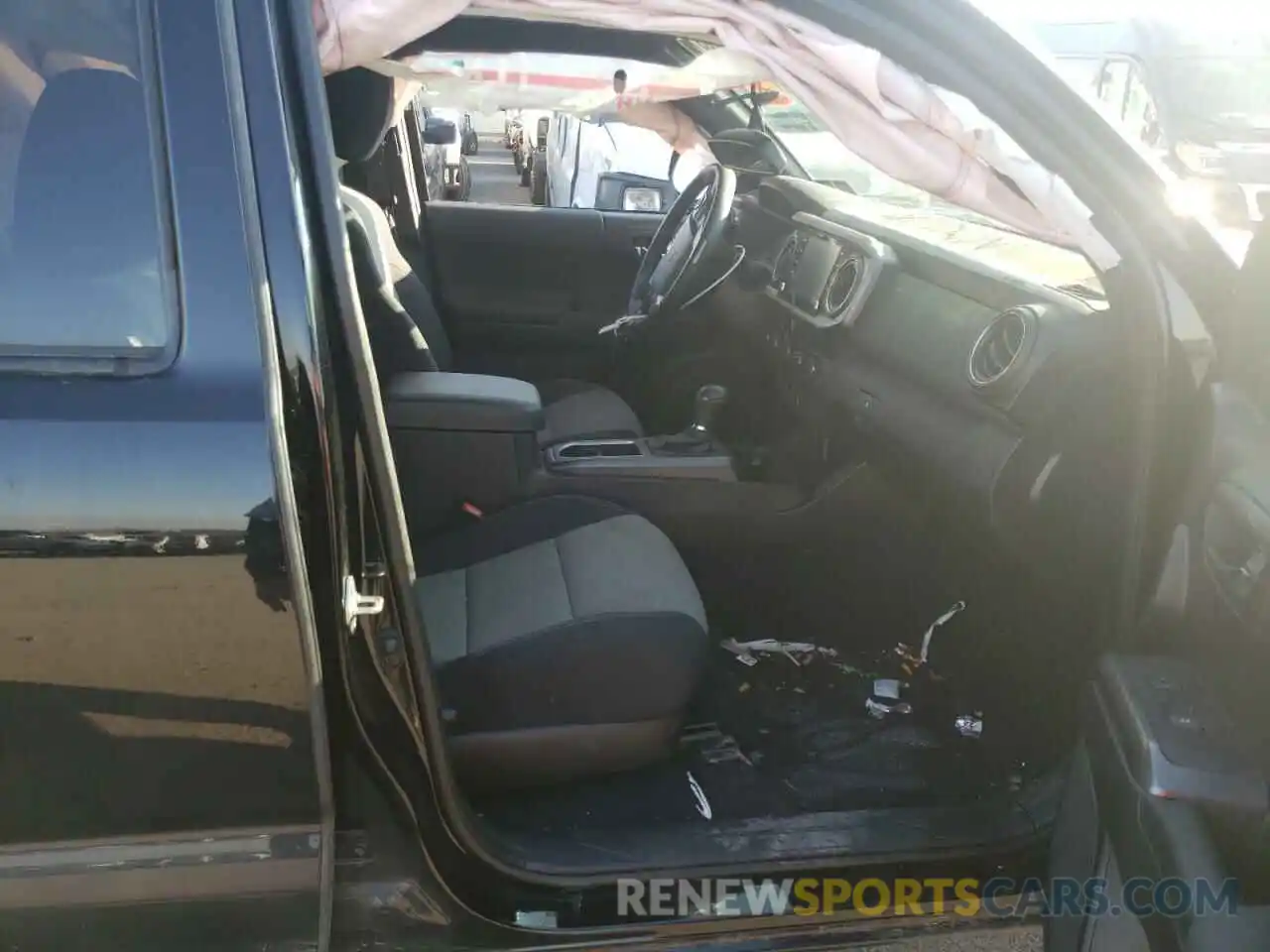 5 Photograph of a damaged car 5TFCZ5AN4MX246413 TOYOTA TACOMA 2021