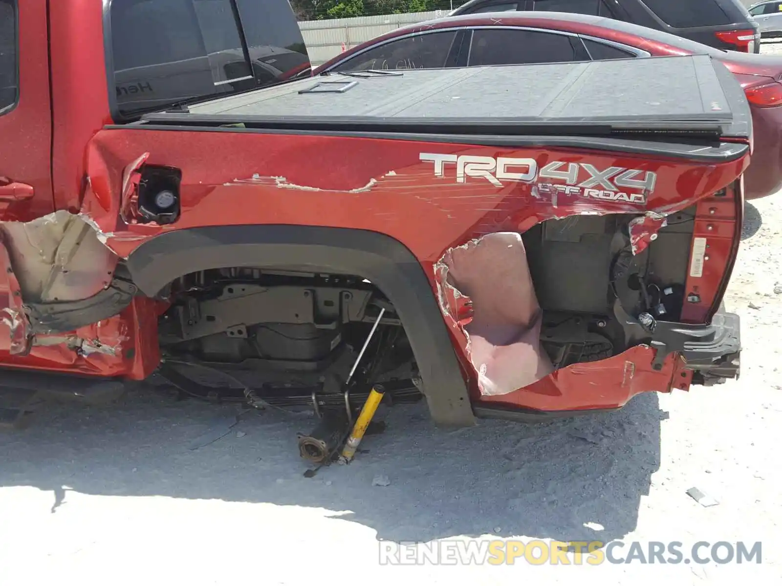 9 Photograph of a damaged car 5TFCZ5AN4MX246833 TOYOTA TACOMA 2021