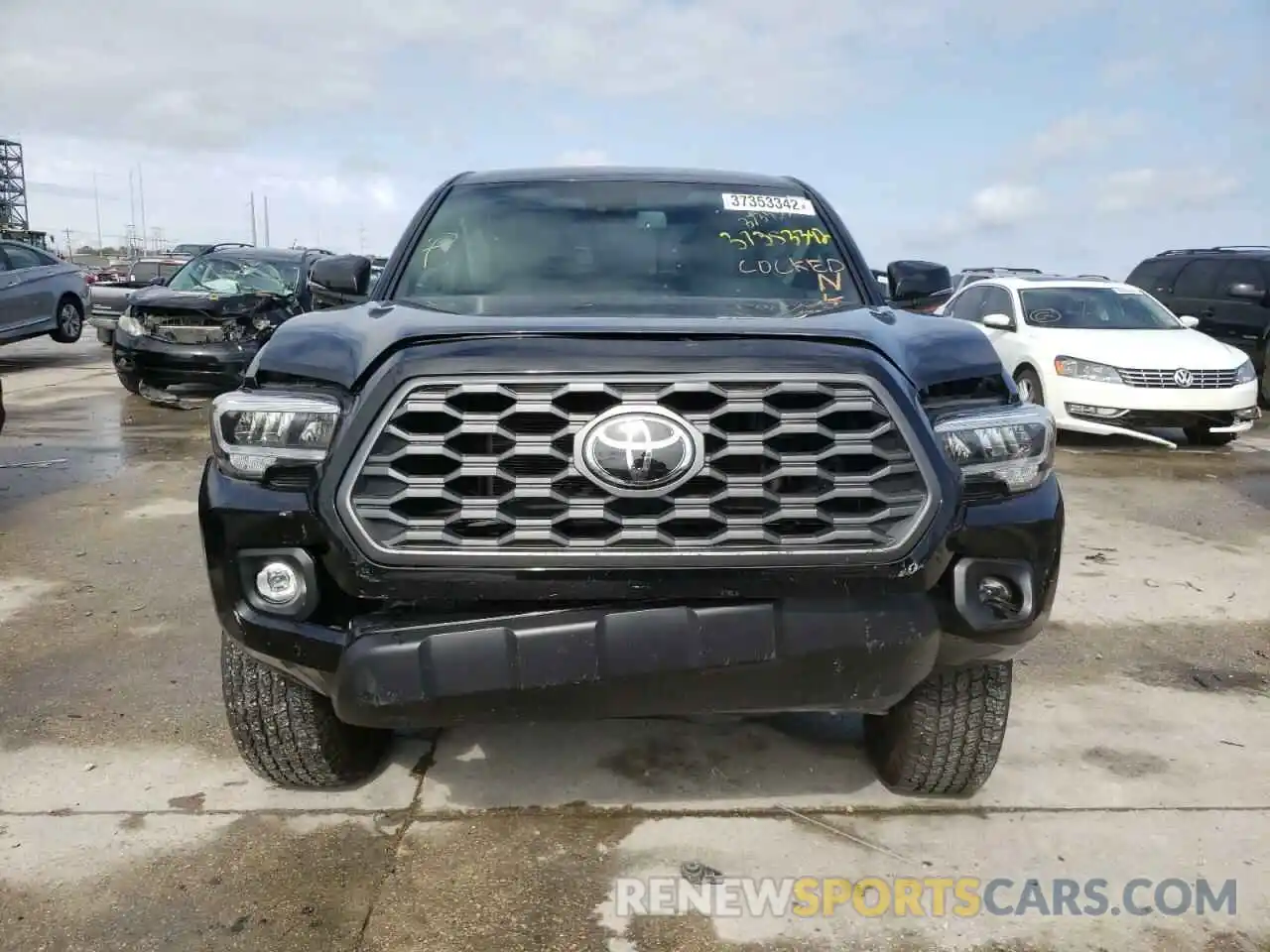 9 Photograph of a damaged car 5TFCZ5AN4MX248601 TOYOTA TACOMA 2021